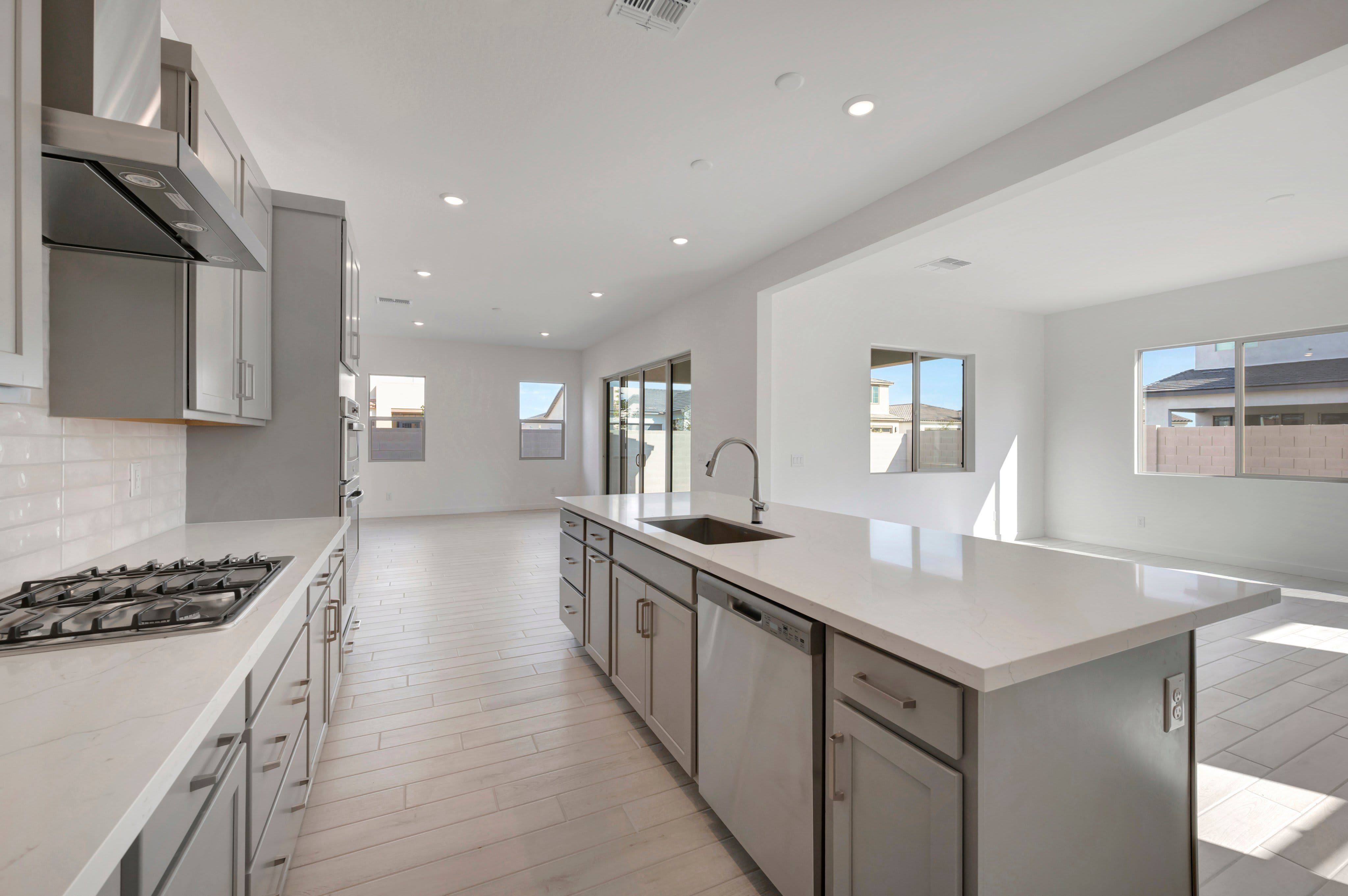 2405 E LECCINO DR