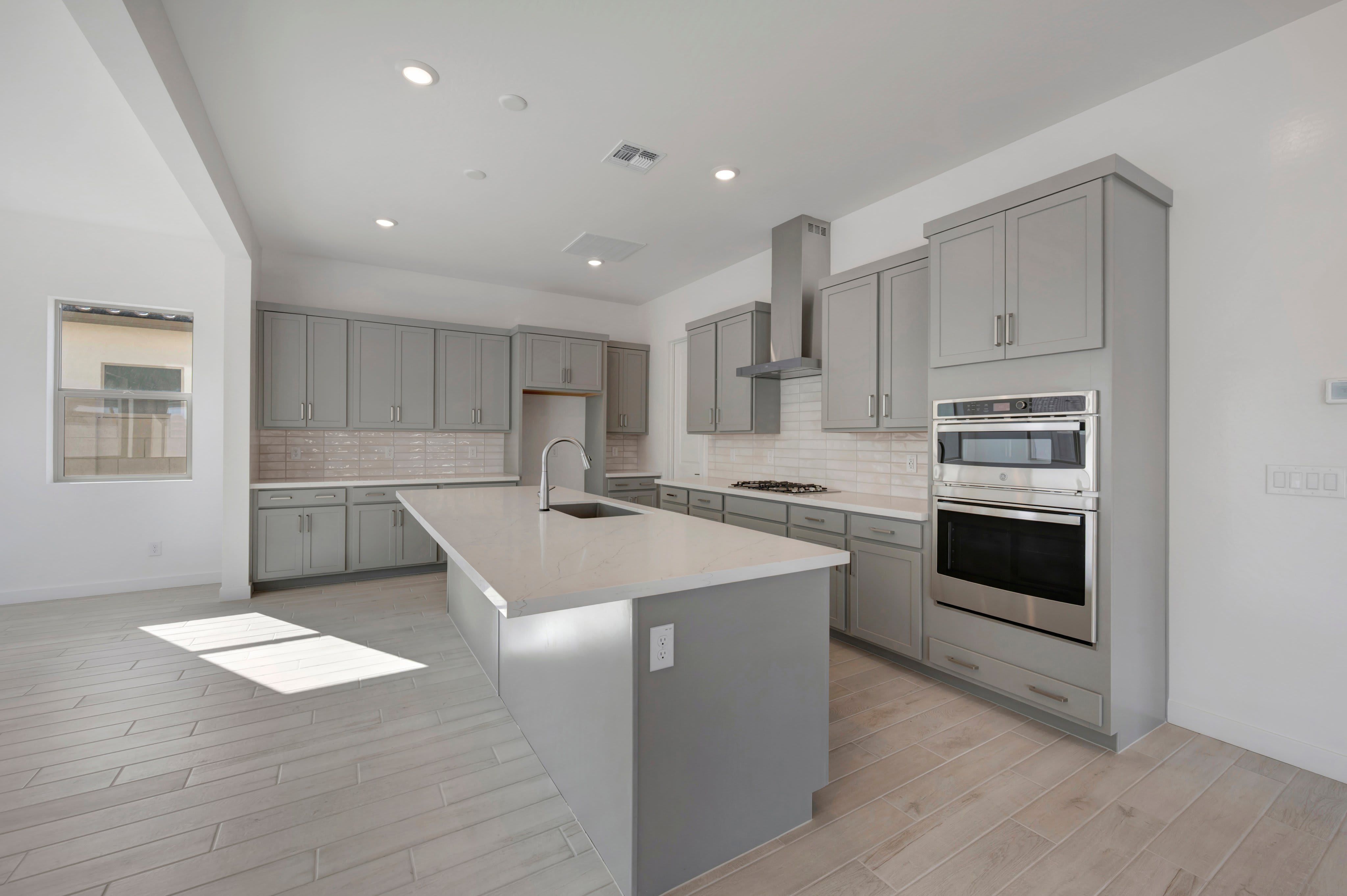 2405 E LECCINO DR