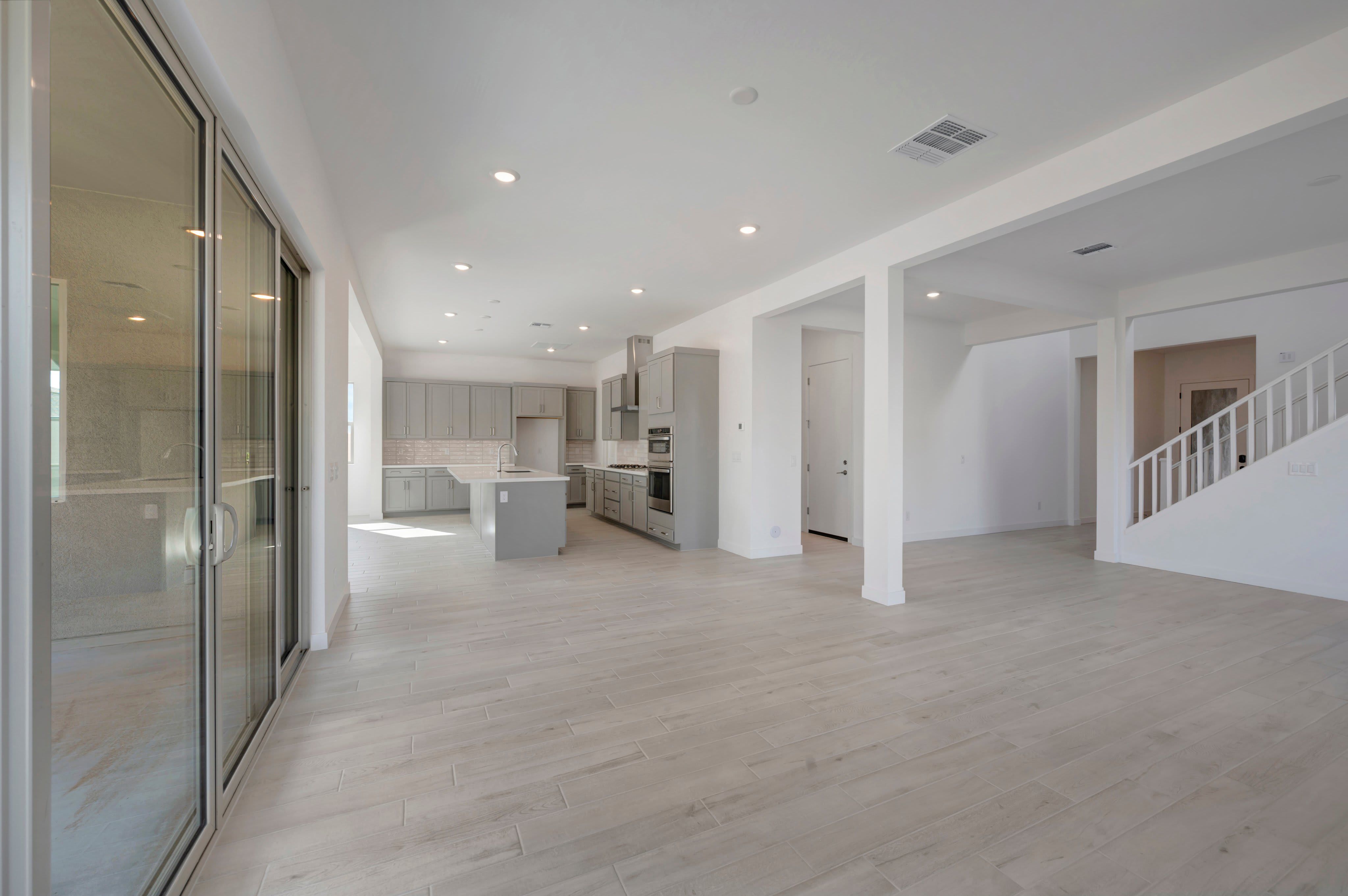 2405 E LECCINO DR