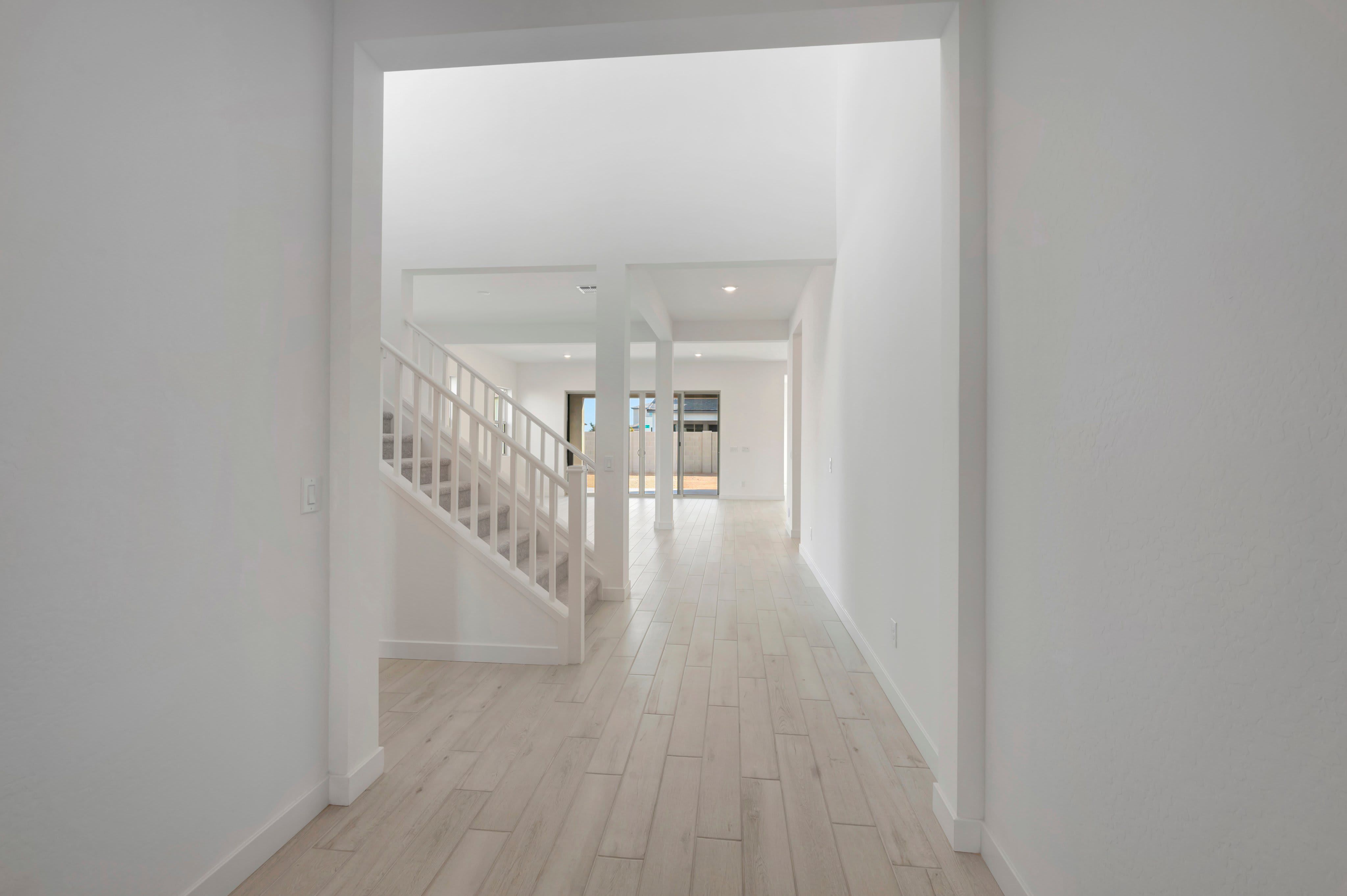 2405 E LECCINO DR