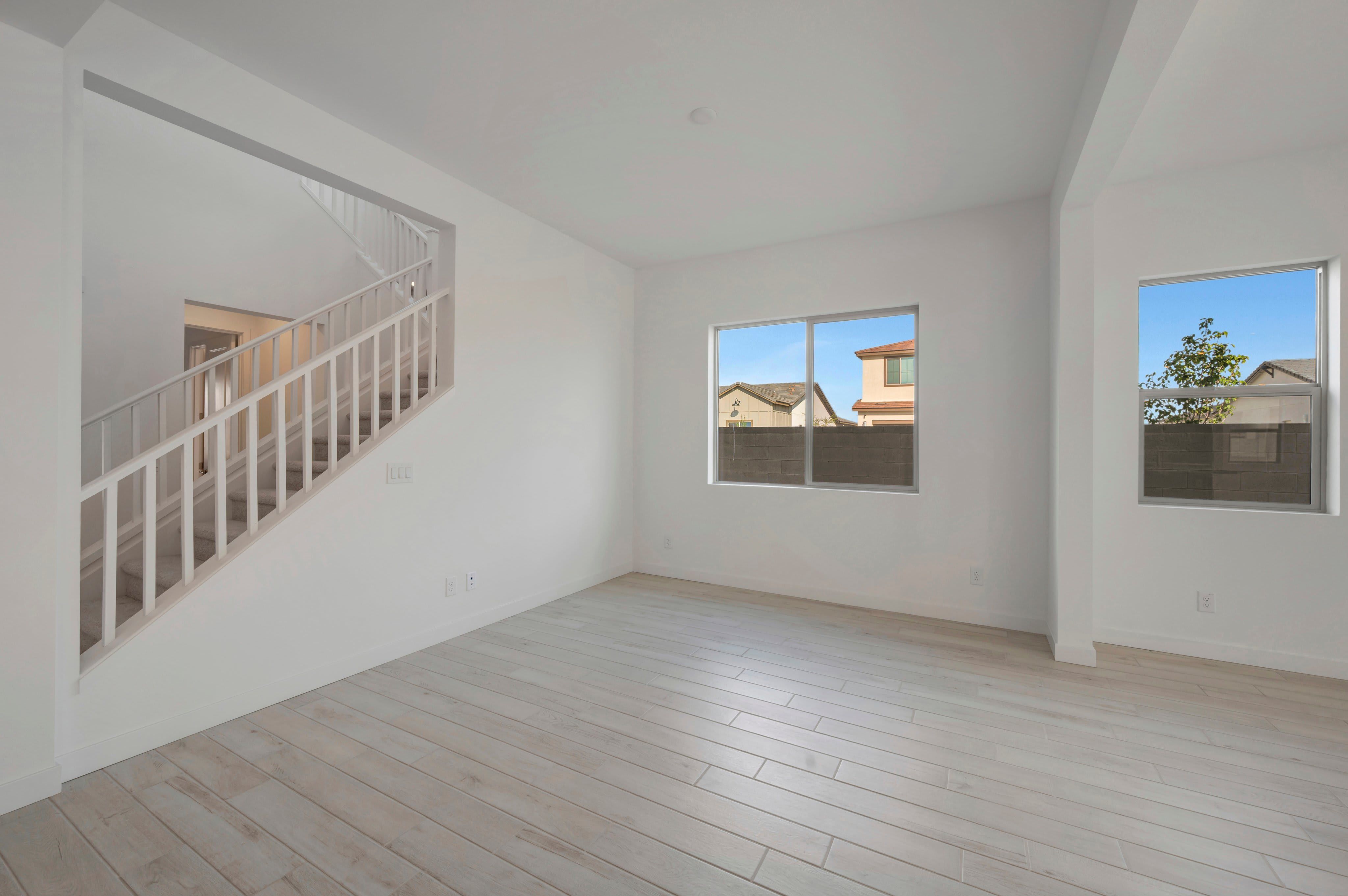 2405 E LECCINO DR