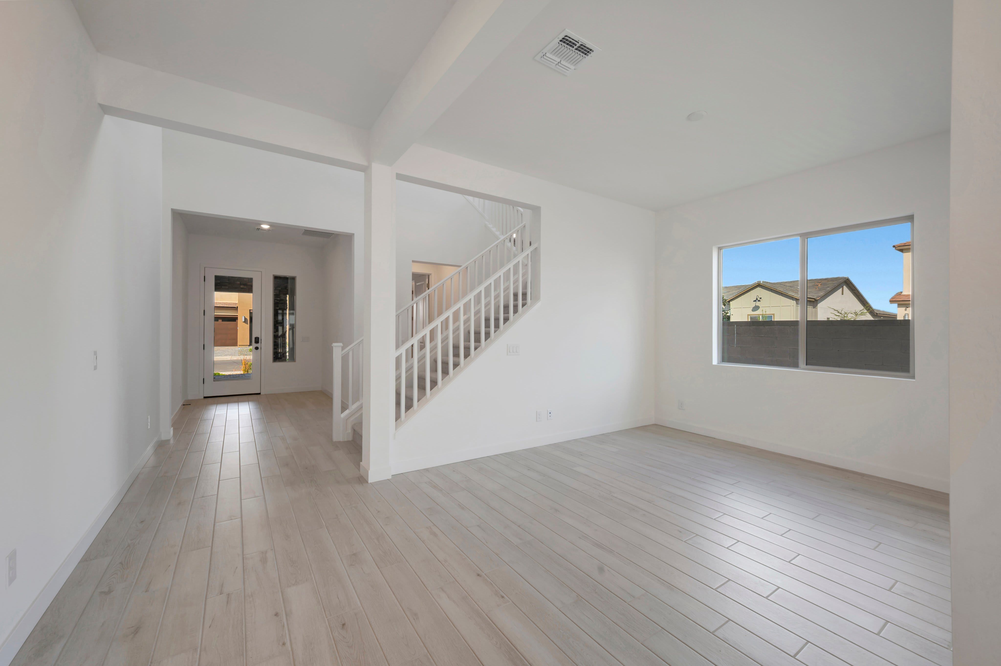 2405 E LECCINO DR