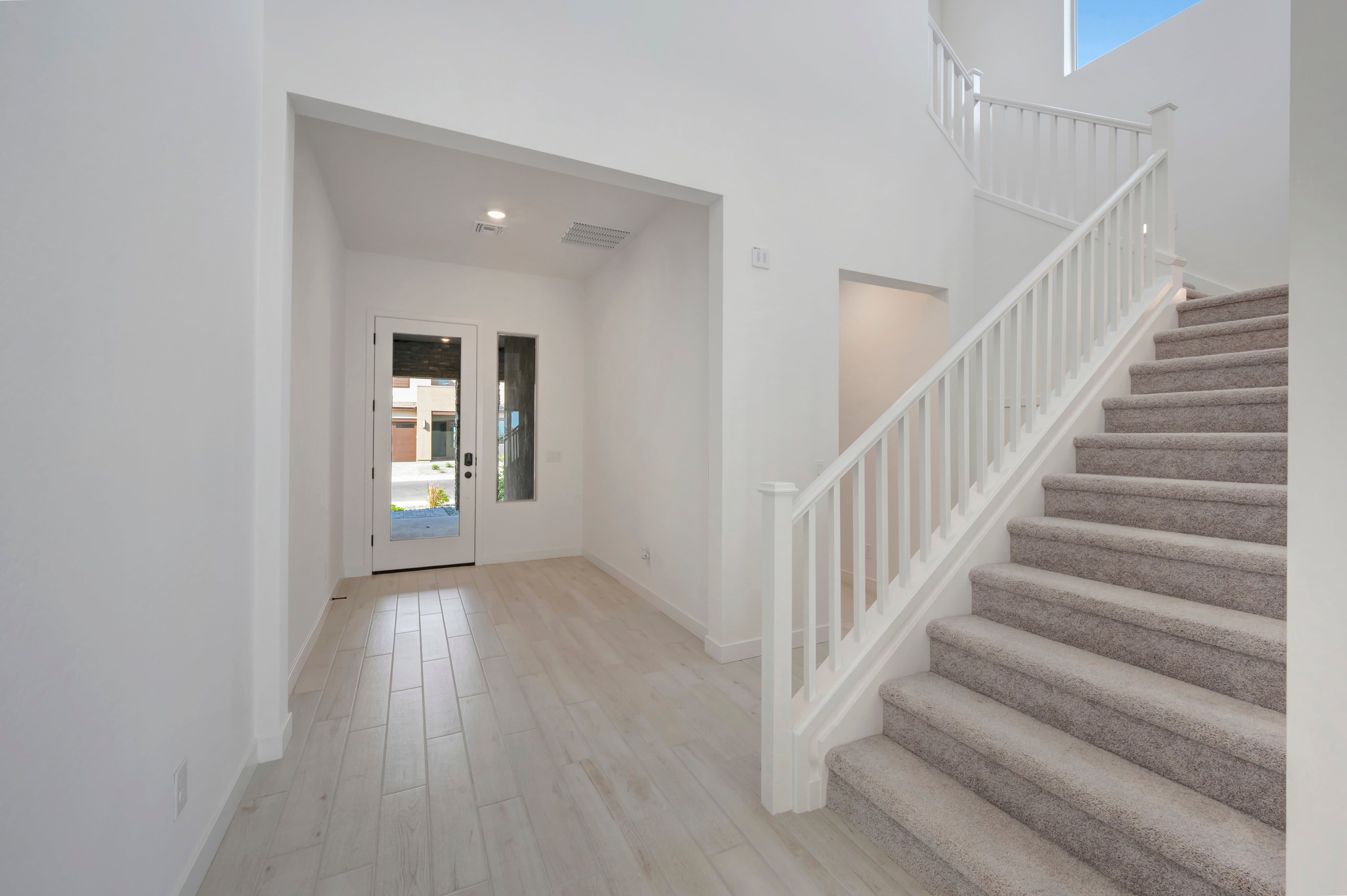 2405 E LECCINO DR