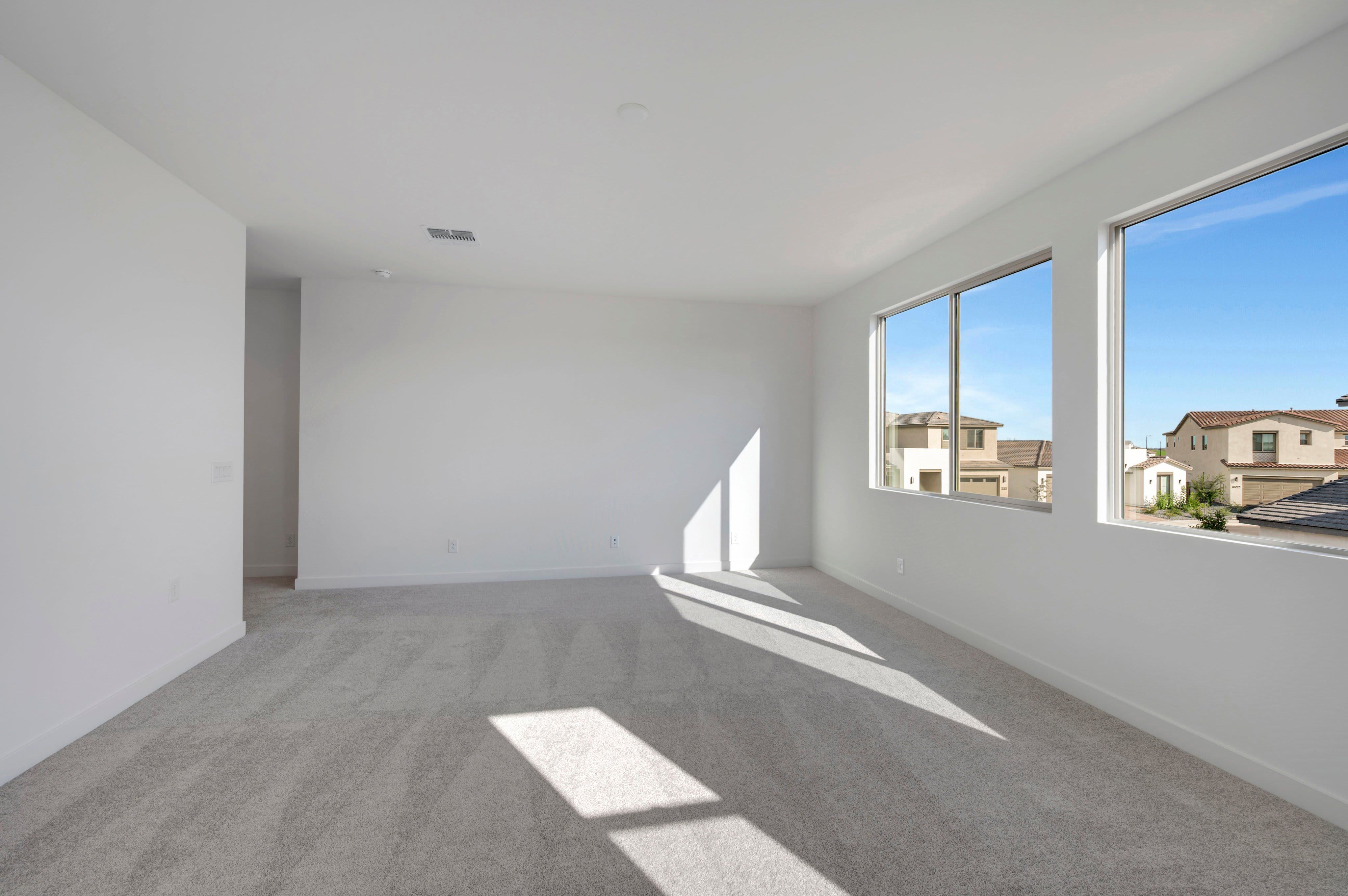 2405 E LECCINO DR