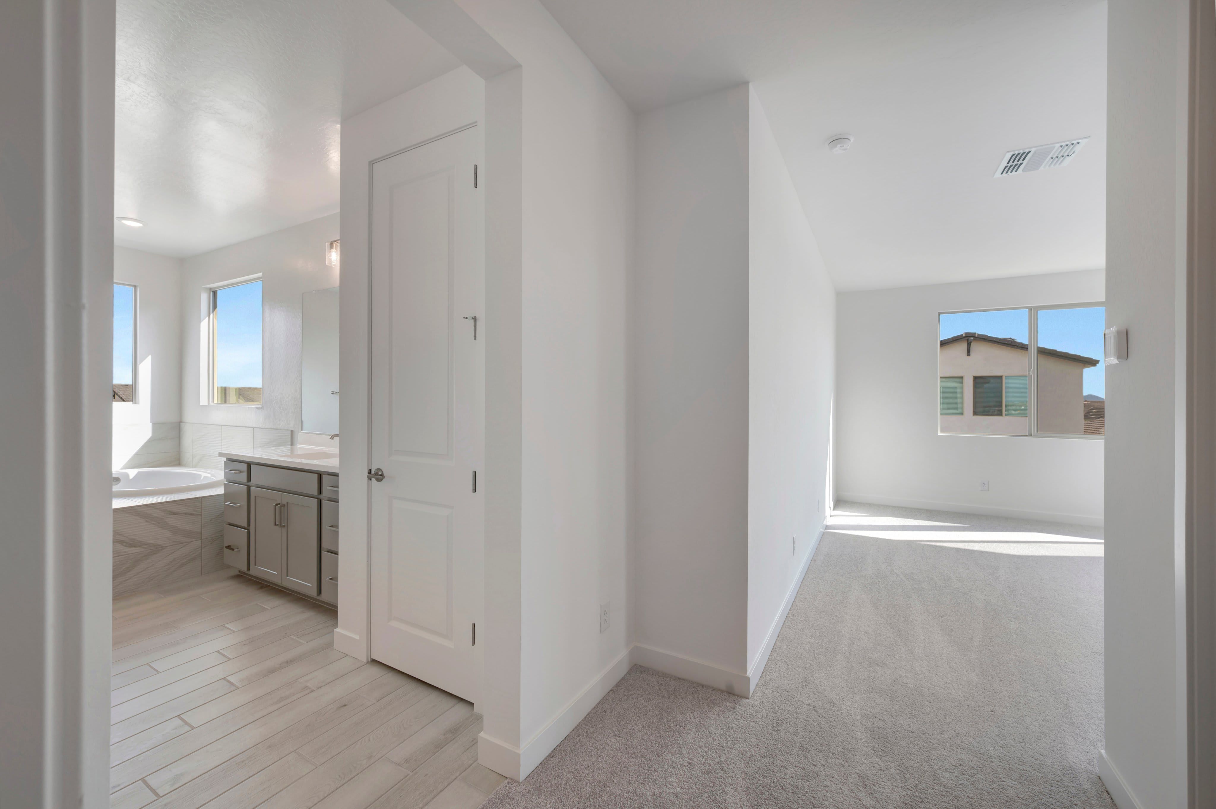 2405 E LECCINO DR
