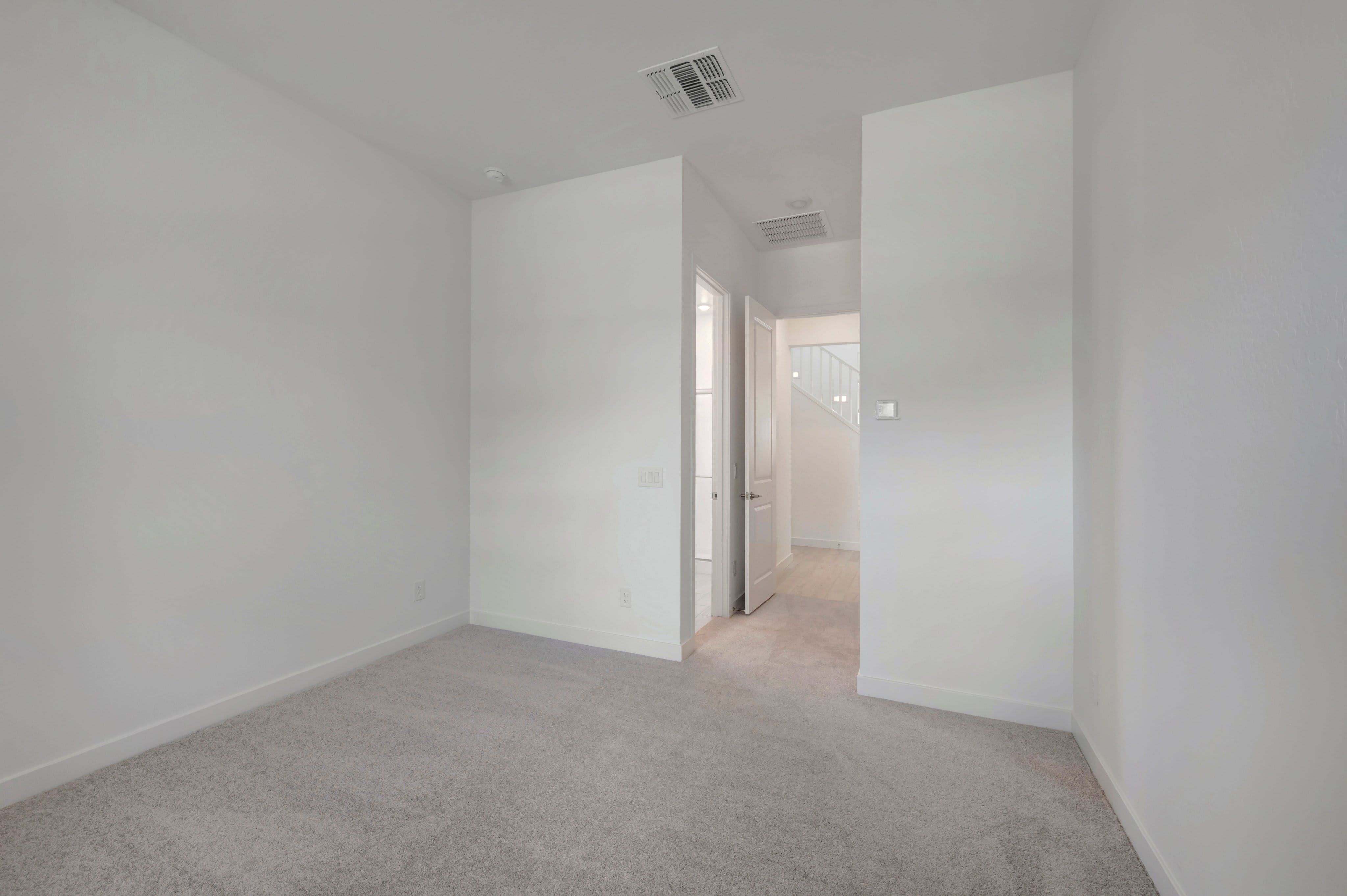 2405 E LECCINO DR