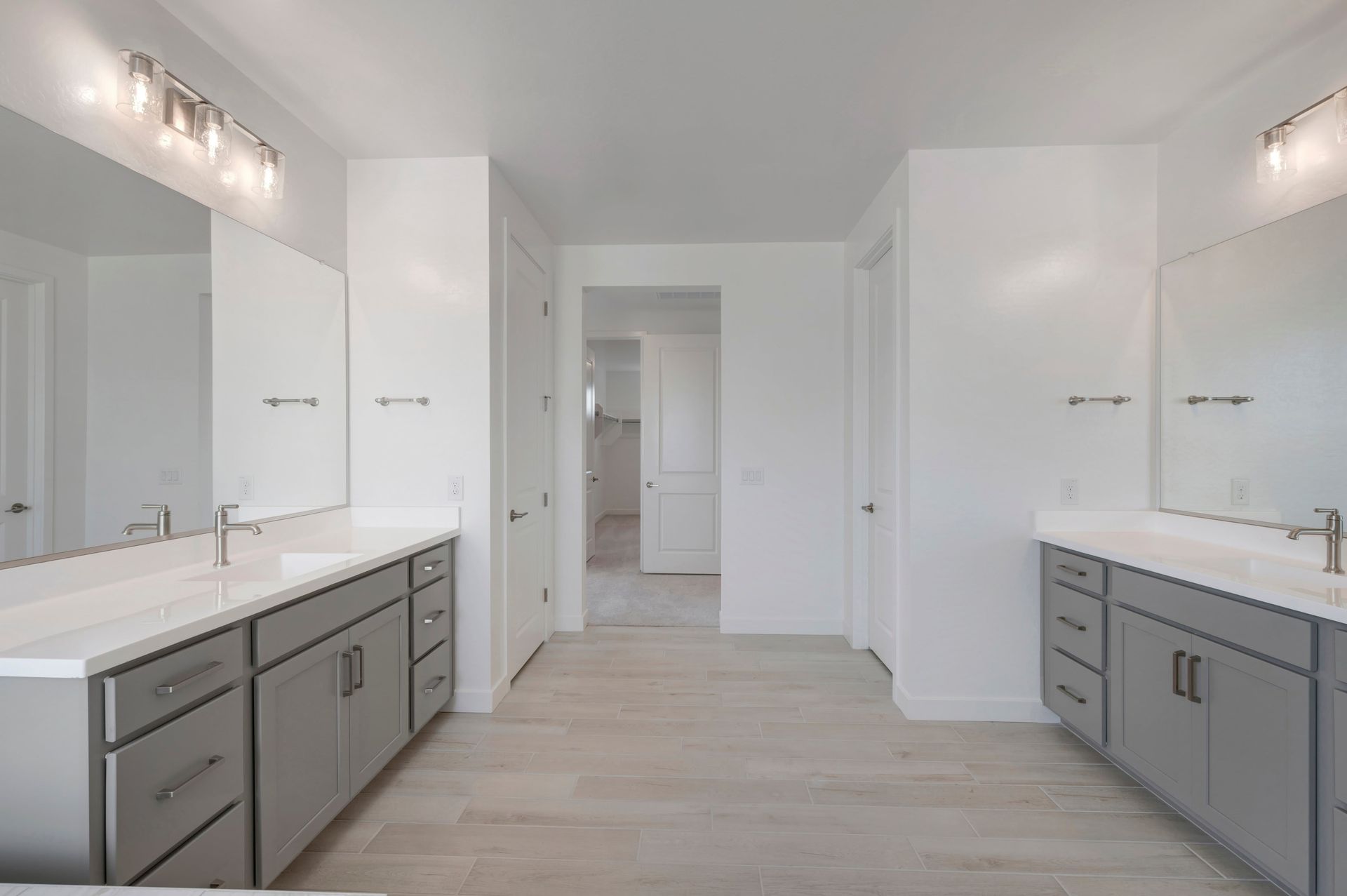 2405 E Leccino Dr
