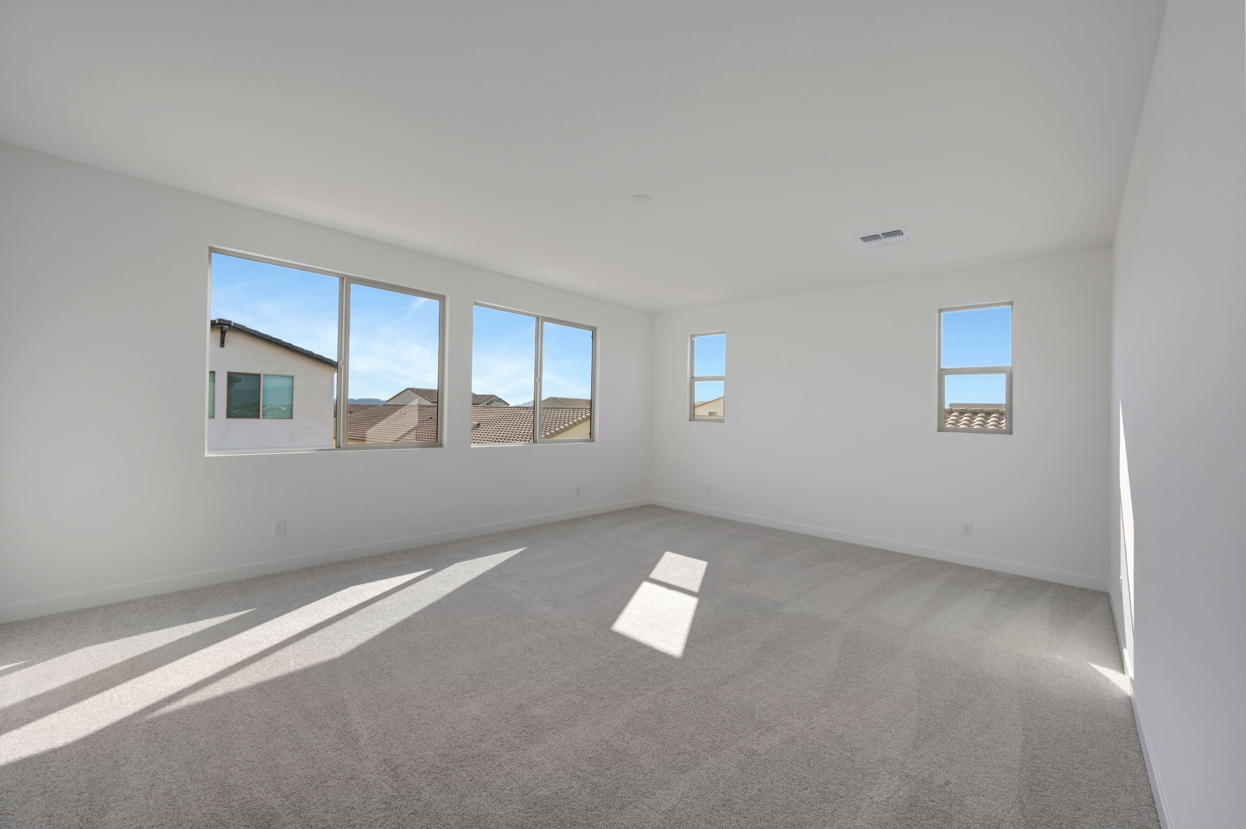 2405 E LECCINO DR