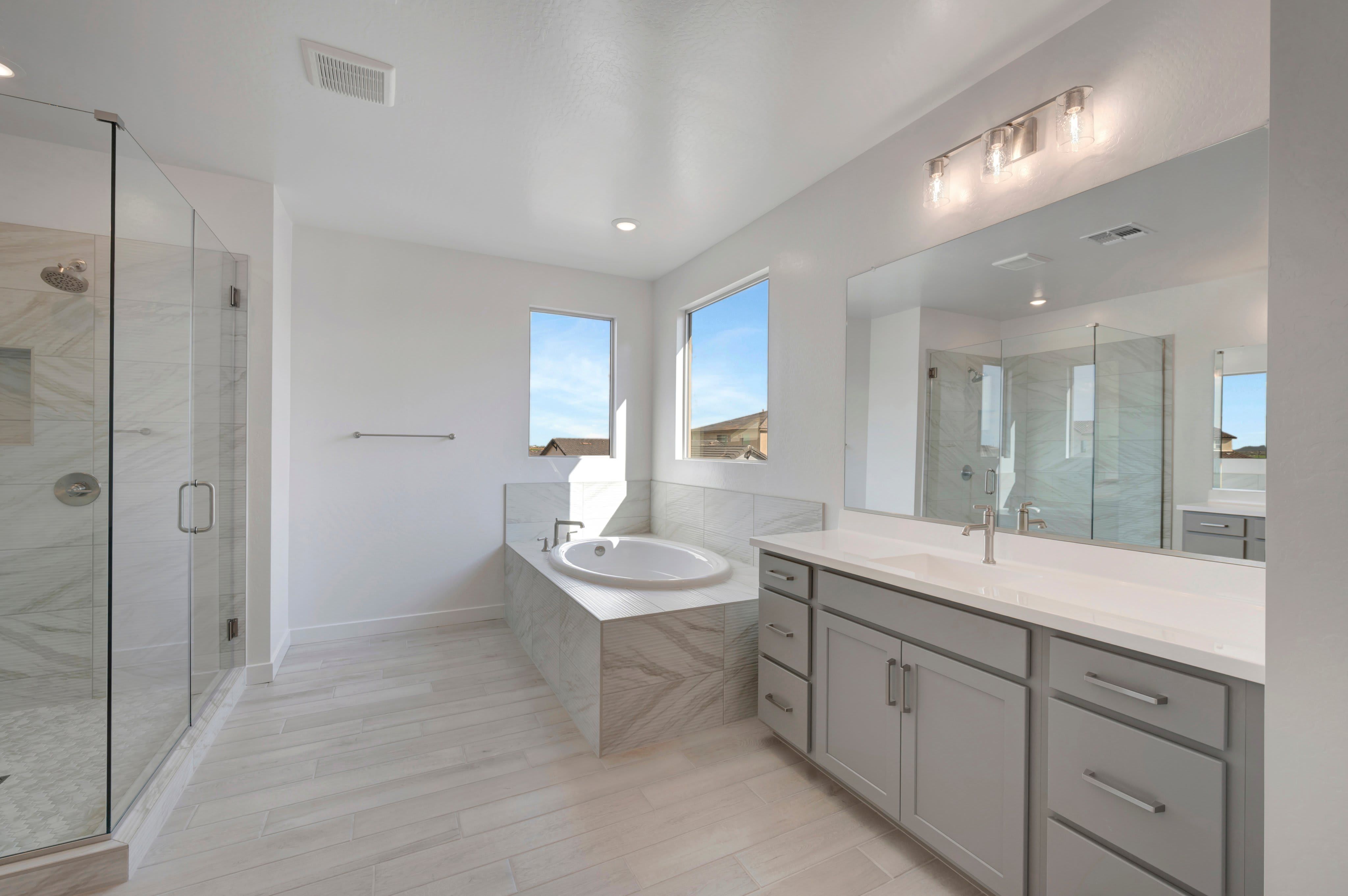 2405 E LECCINO DR