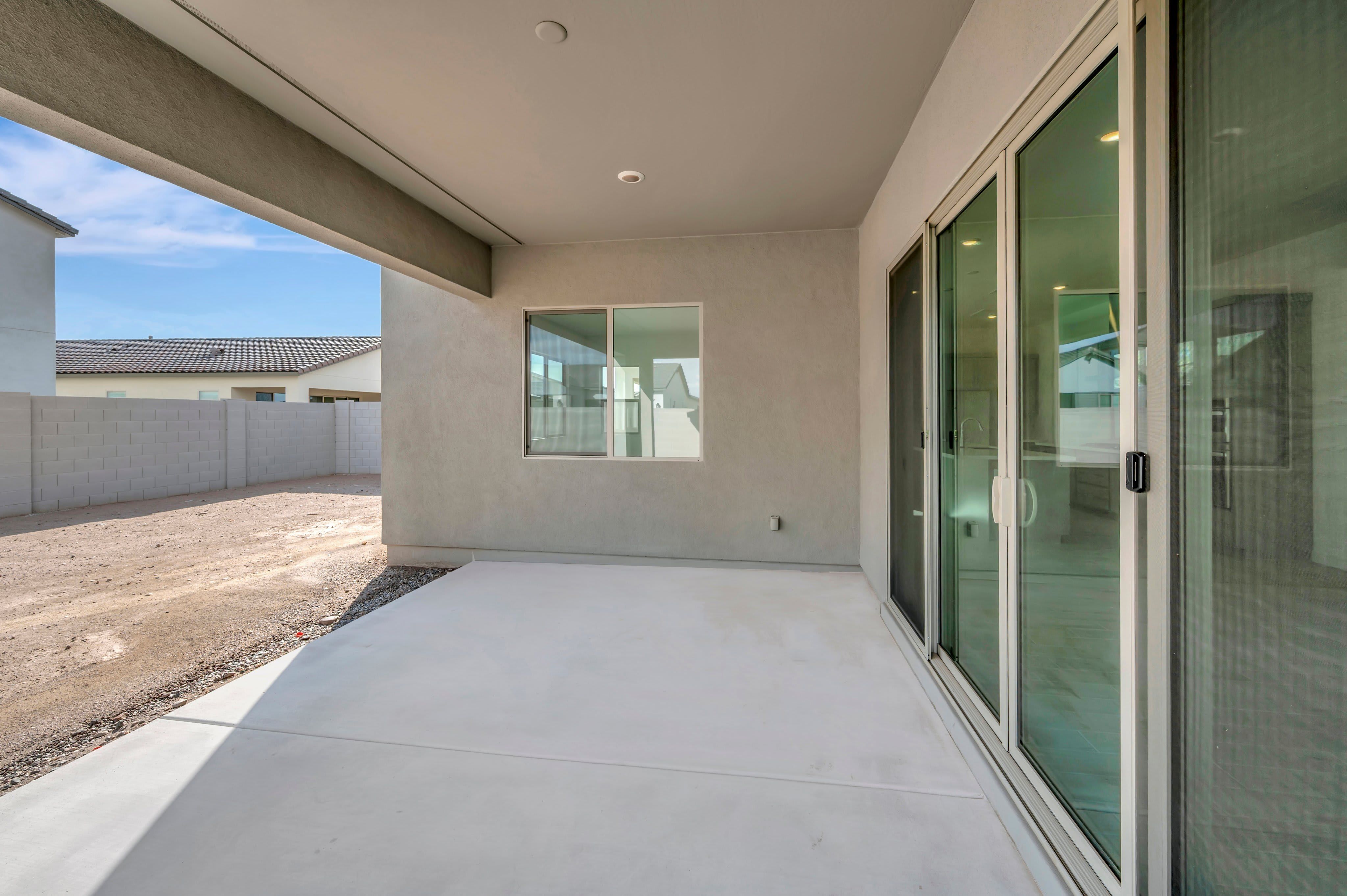 2405 E LECCINO DR