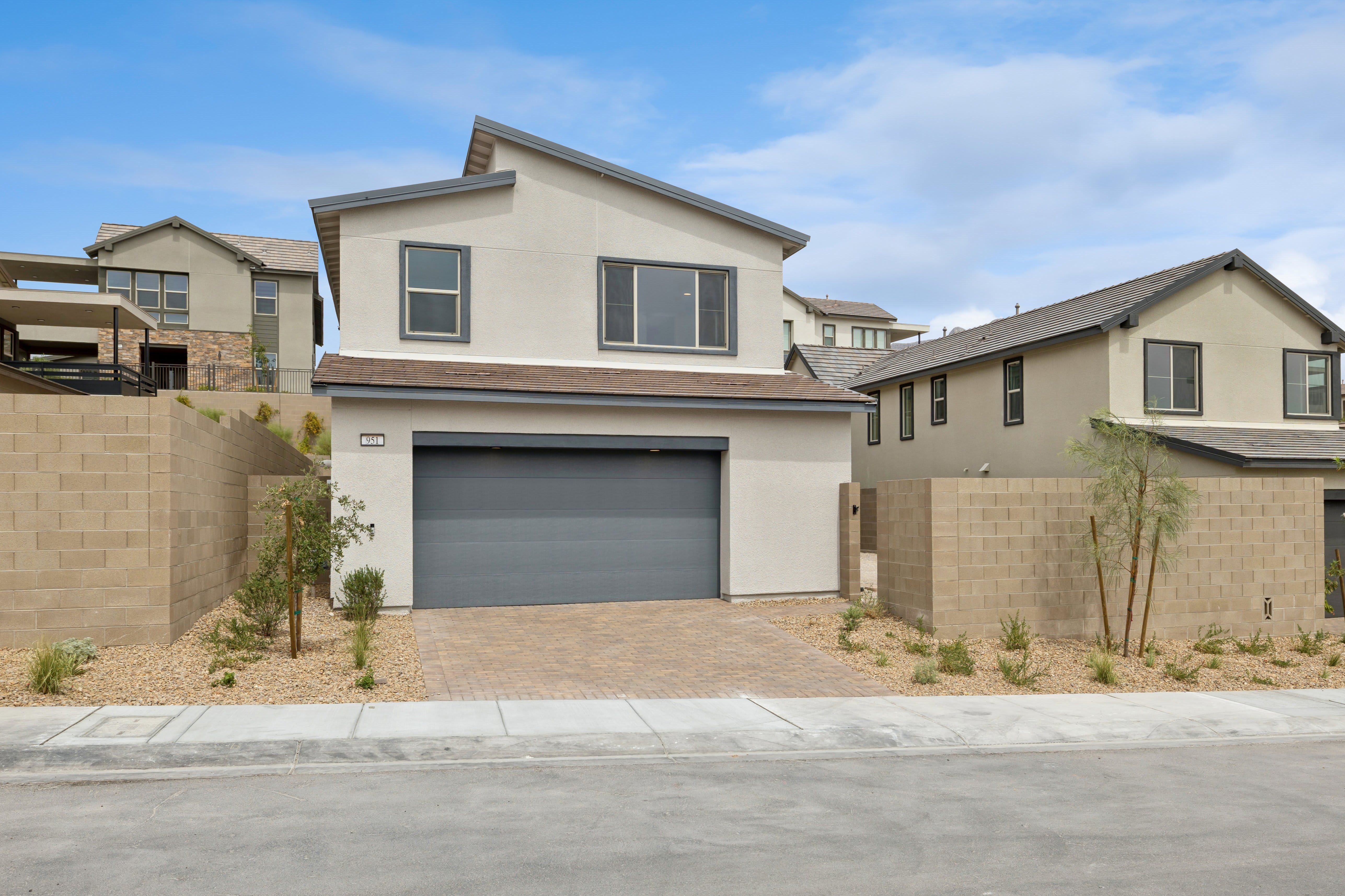 951 Golden Summit Avenue