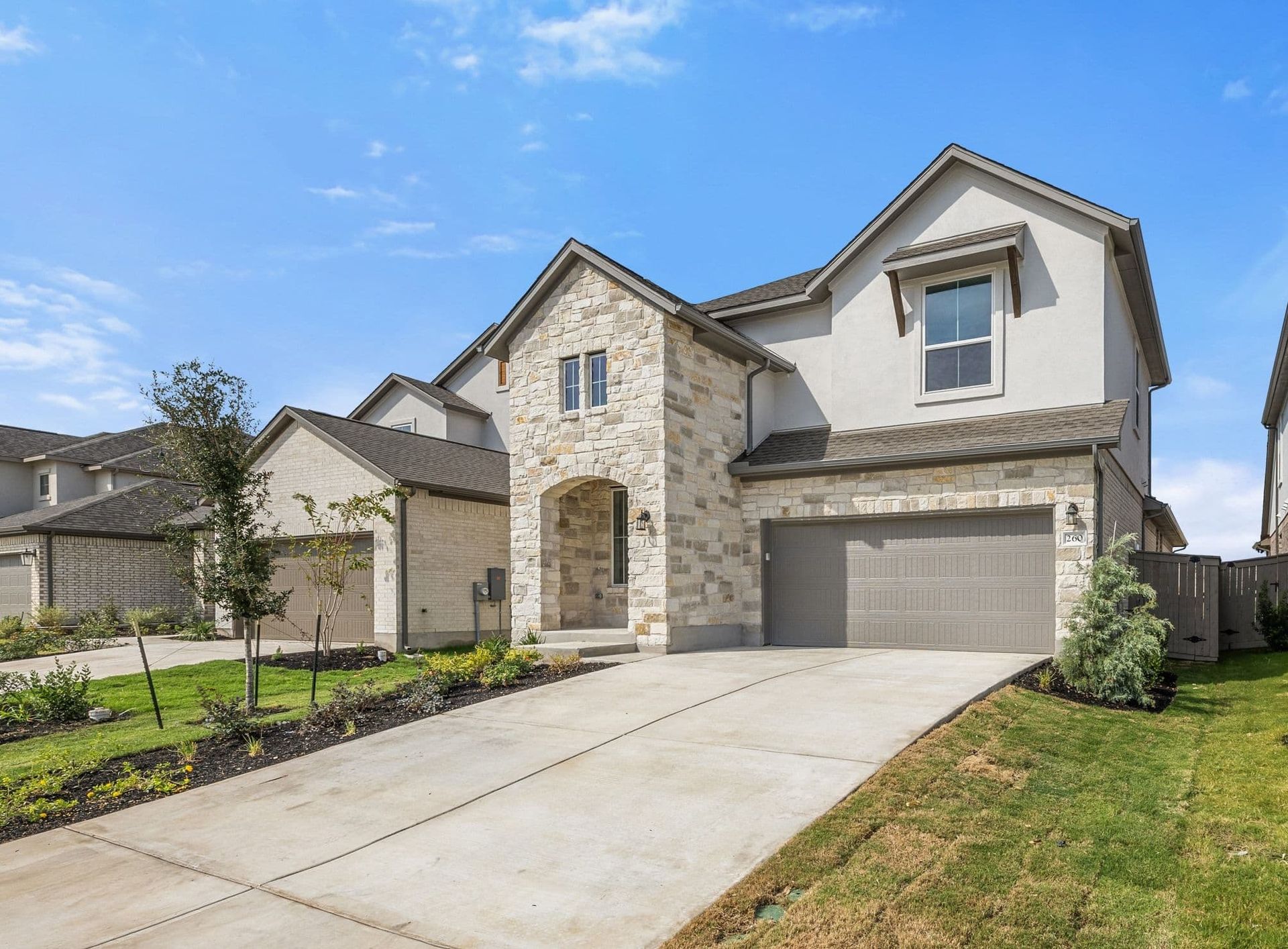 260 Bloomington Loop