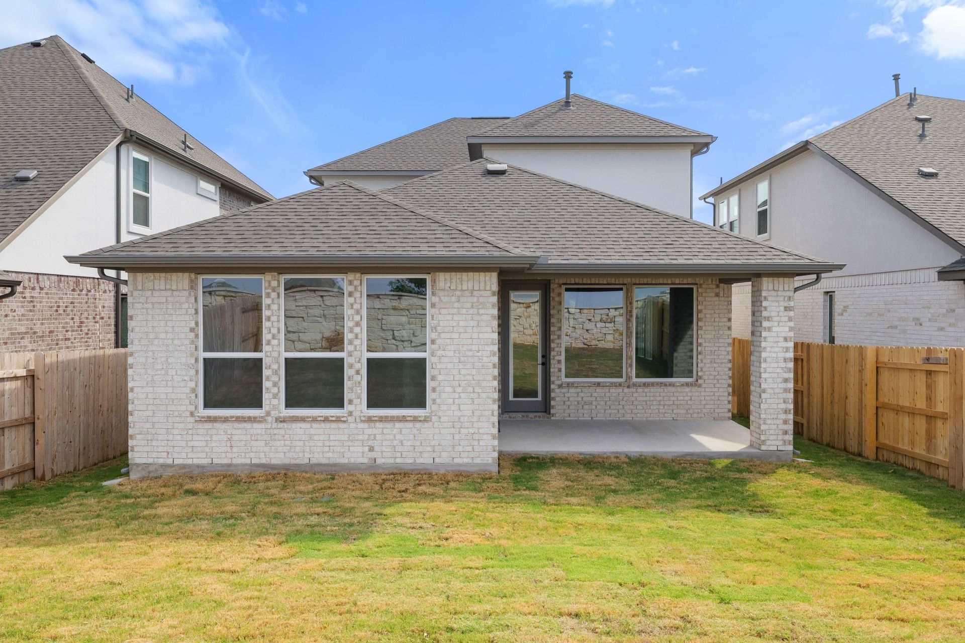 260 Bloomington Loop
