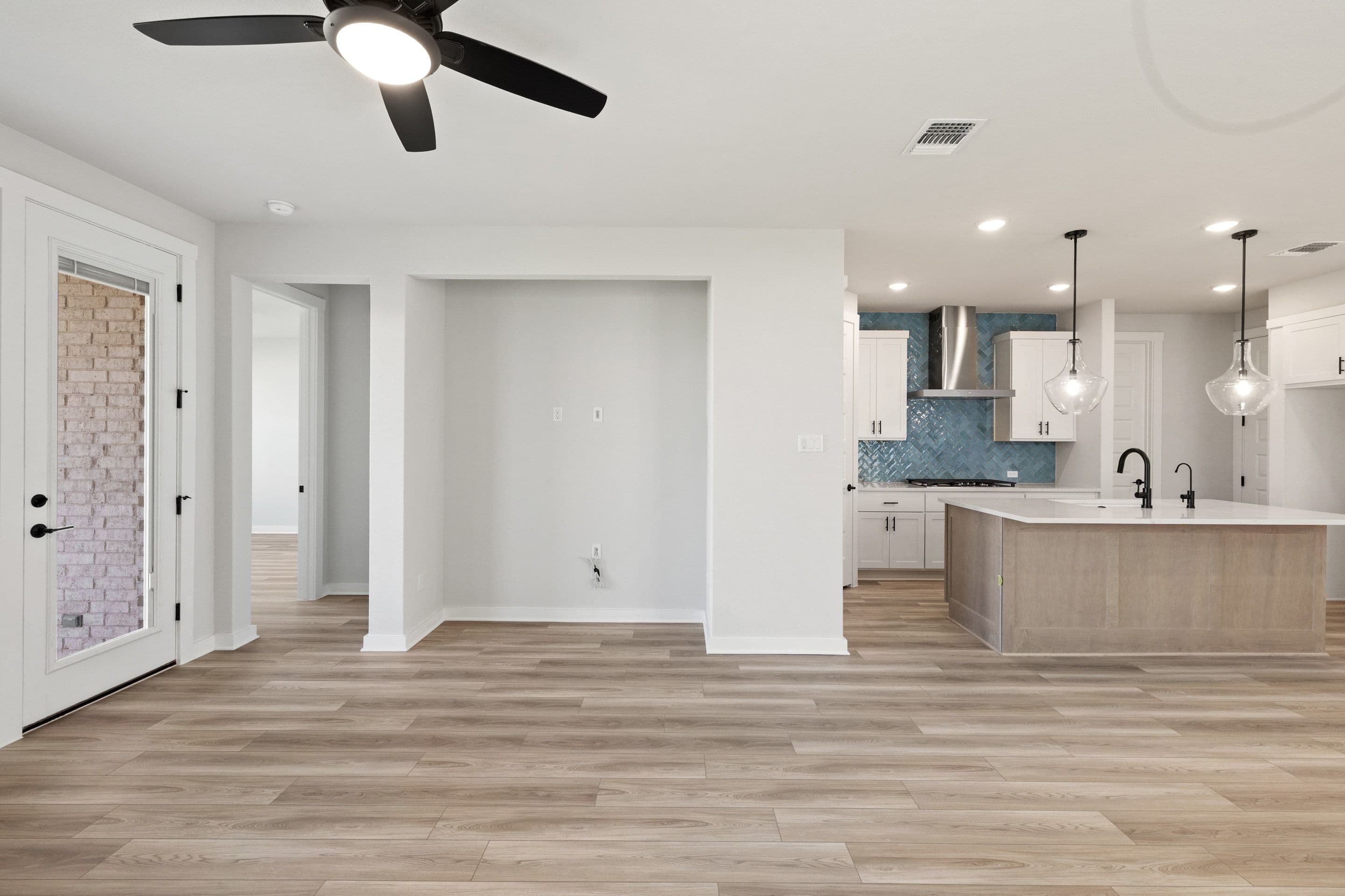 260 Bloomington Loop