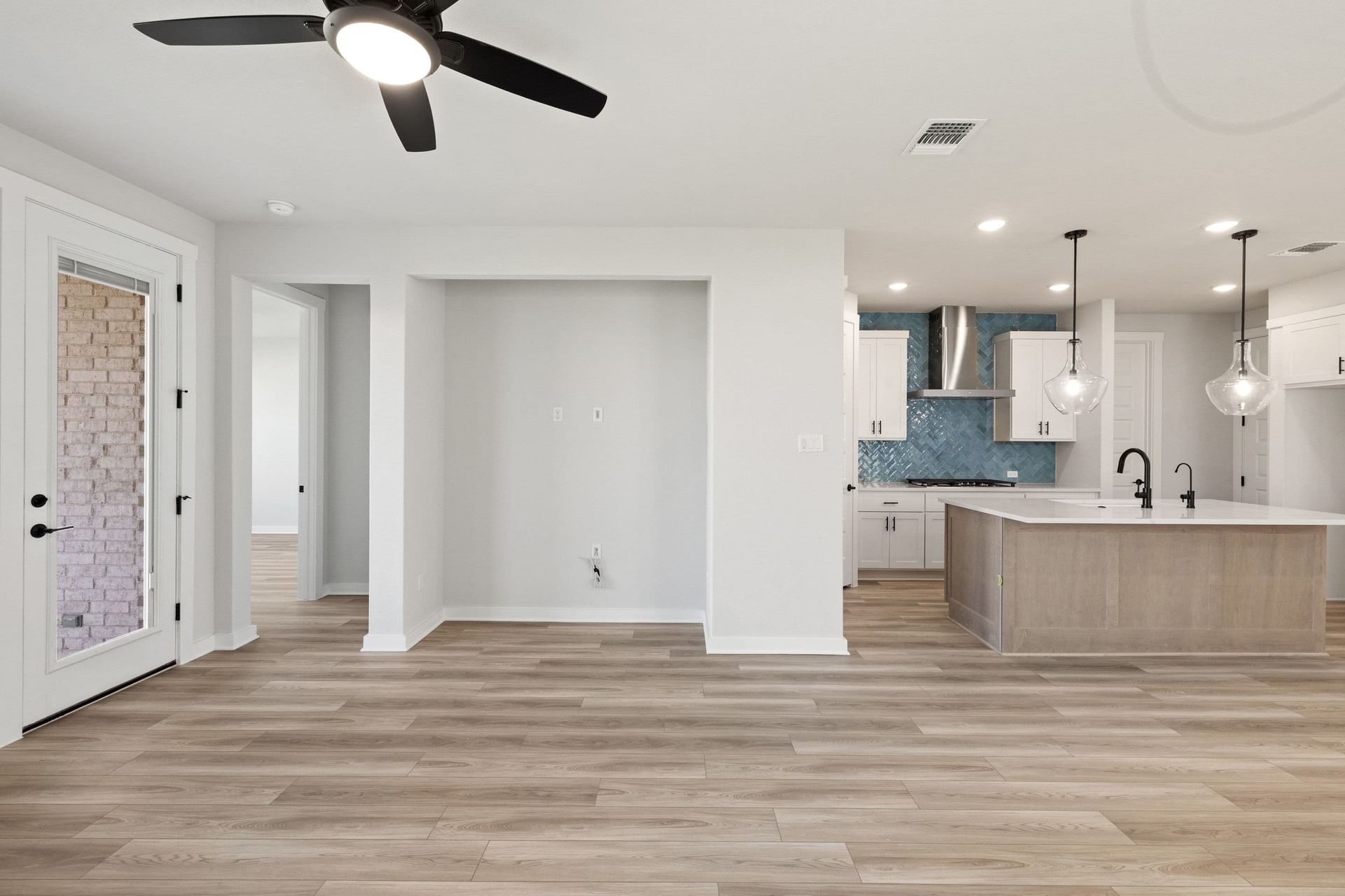 260 Bloomington Loop