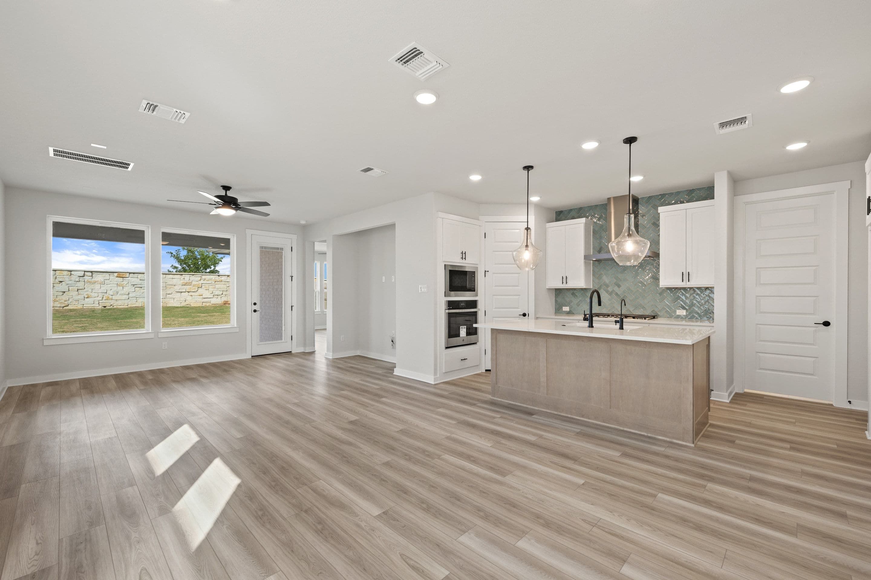 260 Bloomington Loop