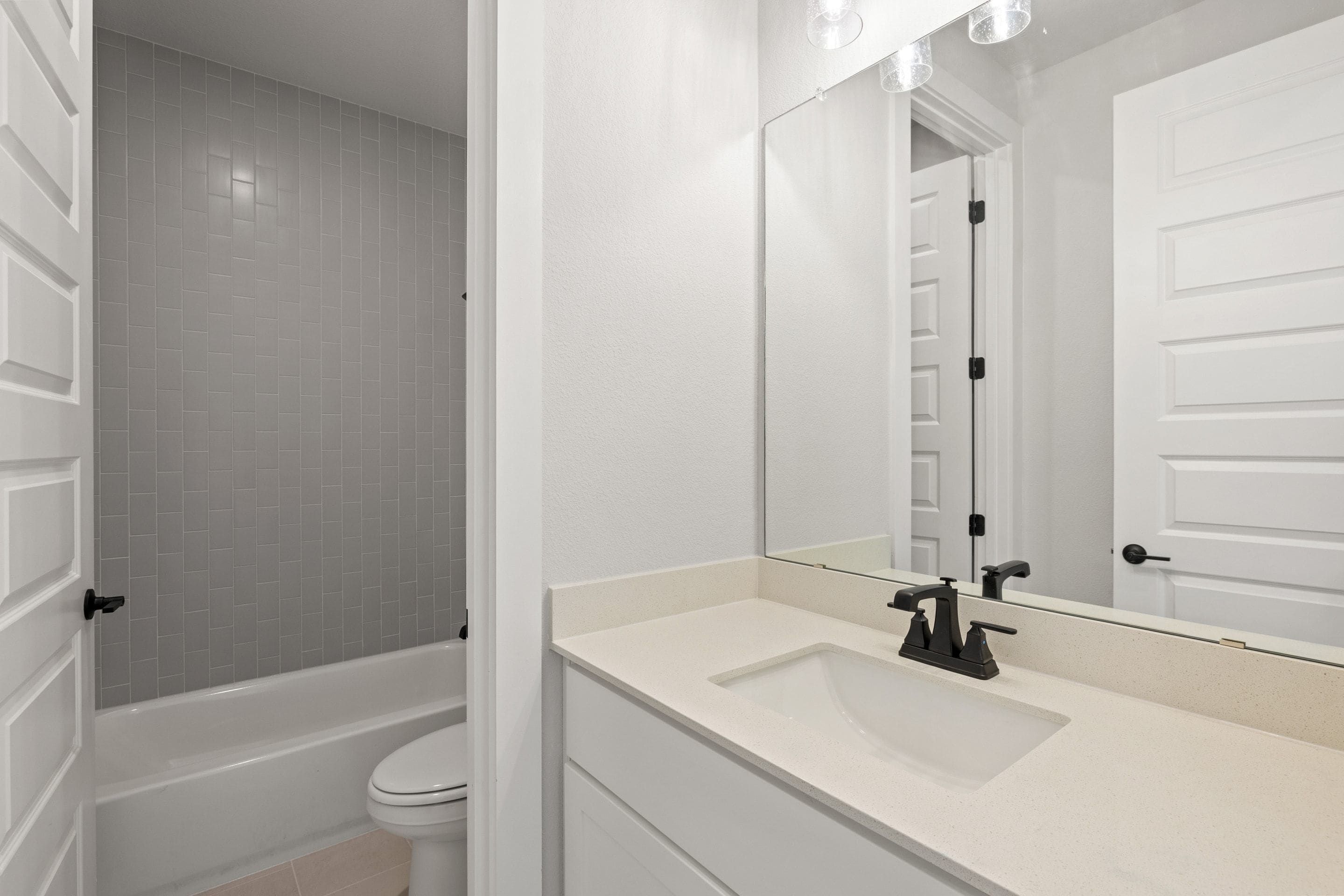 260 Bloomington Loop