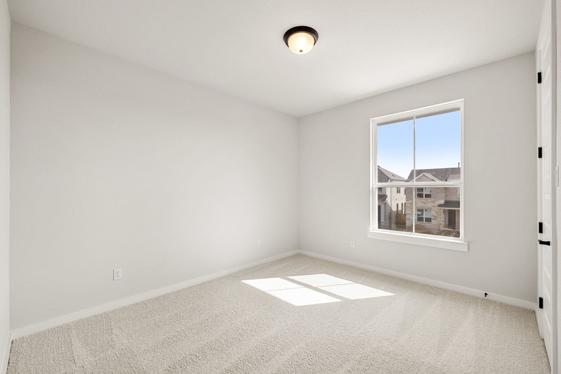 260 Bloomington Loop