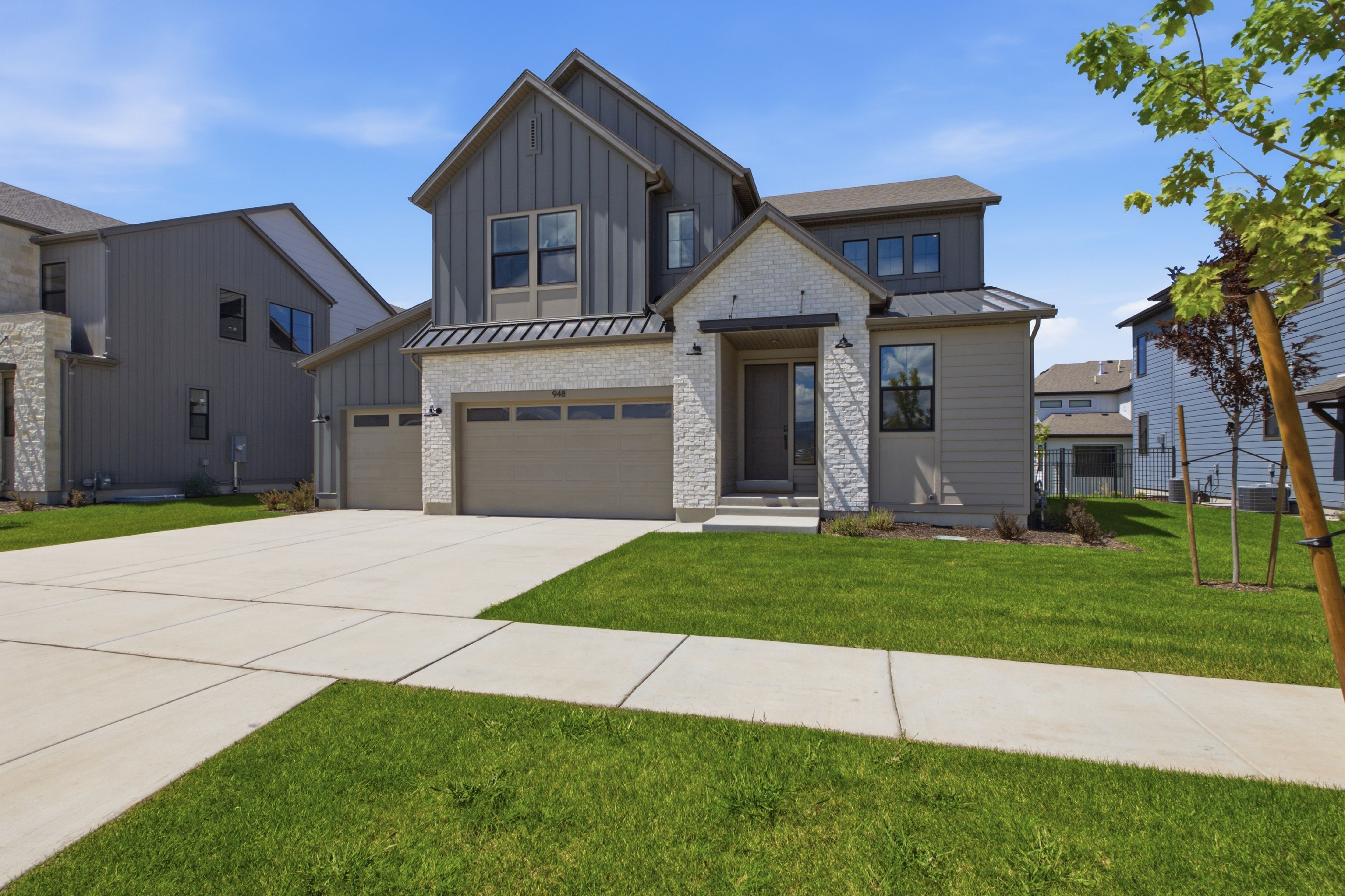948 S Romney Road