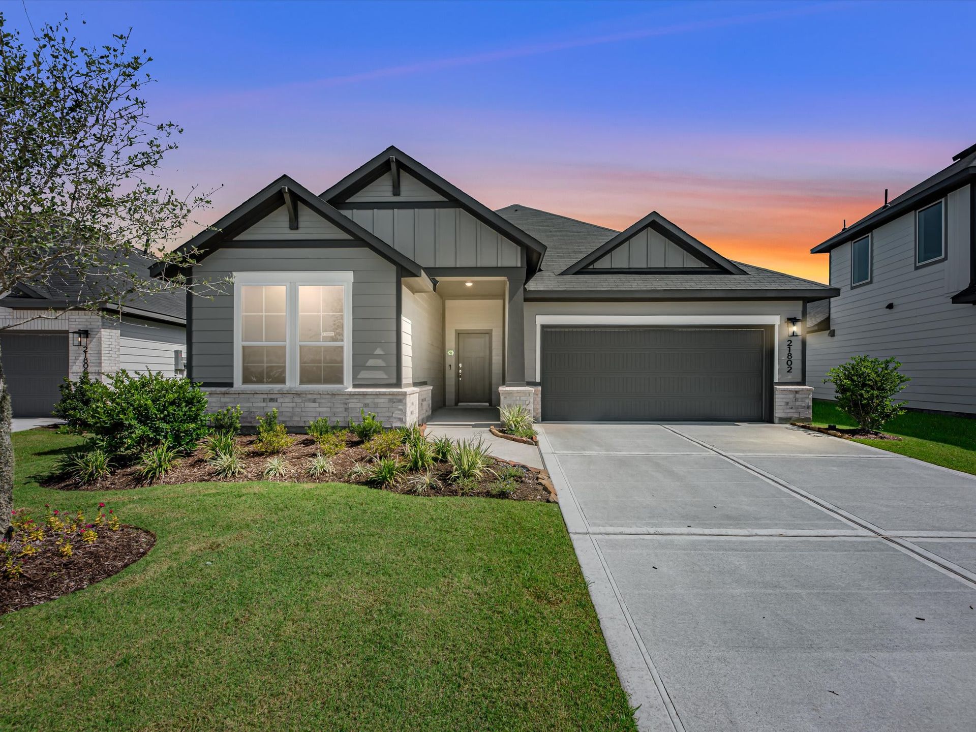 21802 Yellow Sunset Lane