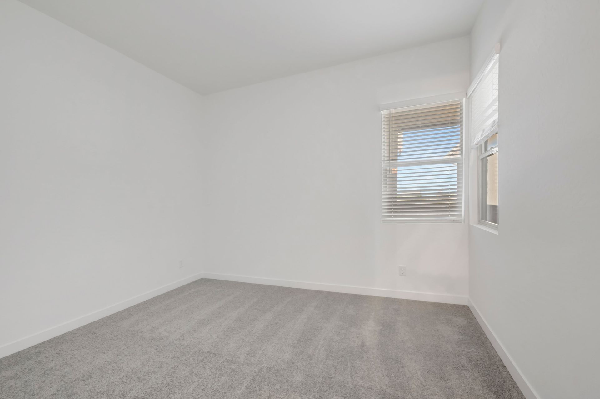 309 E La Estela Ln