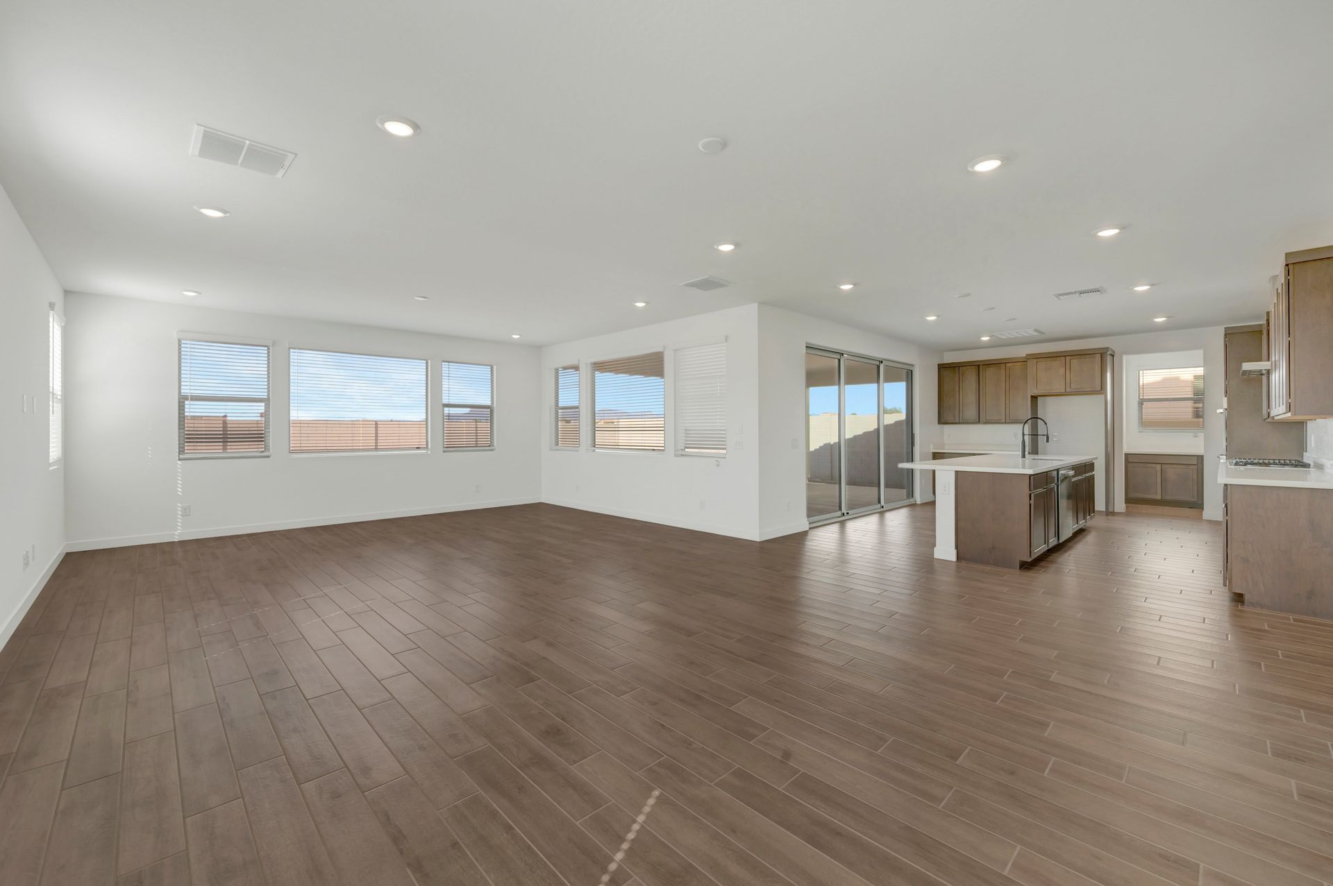 342 E La Estela Ln