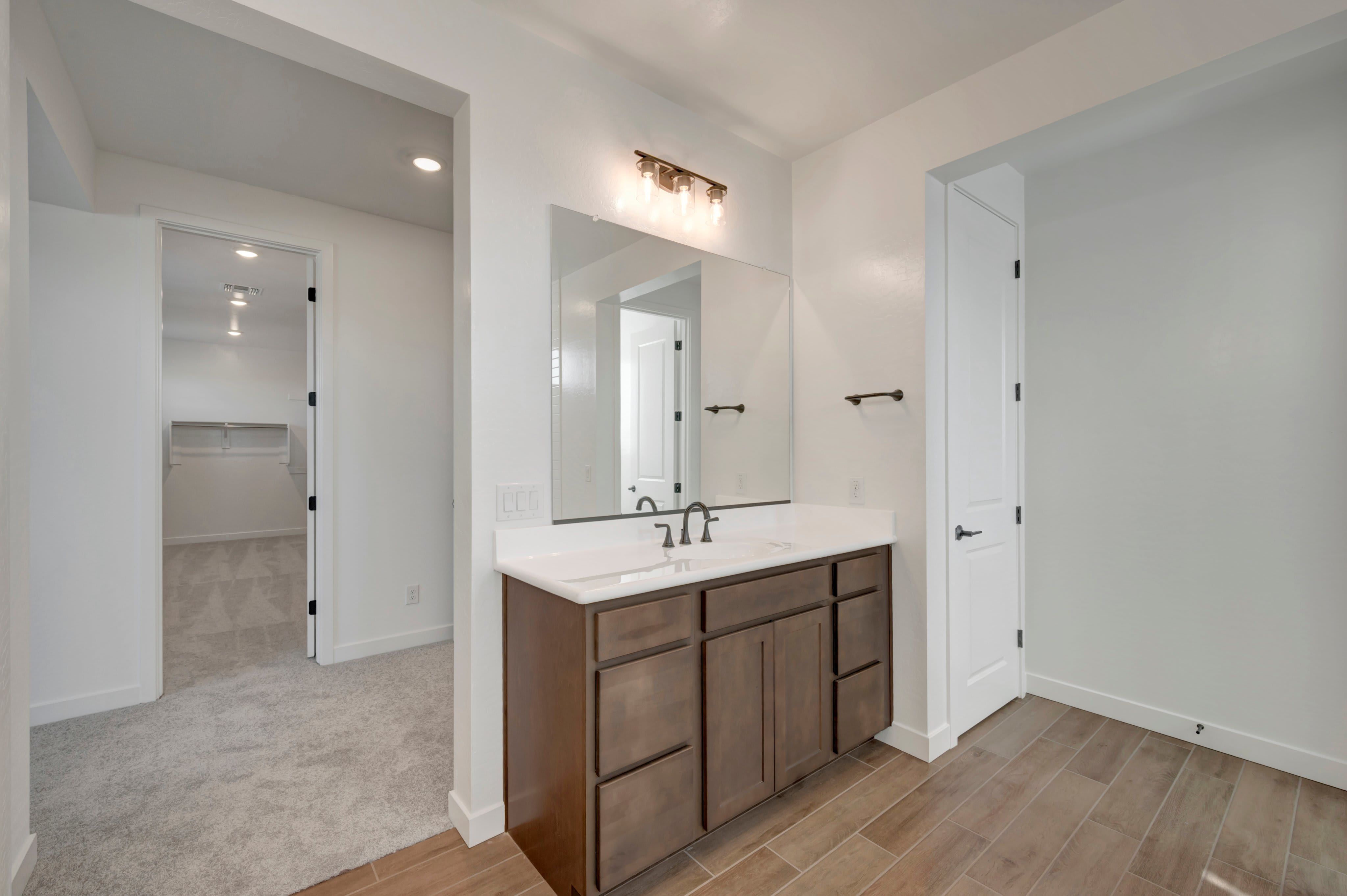 342 E La Estela Ln
