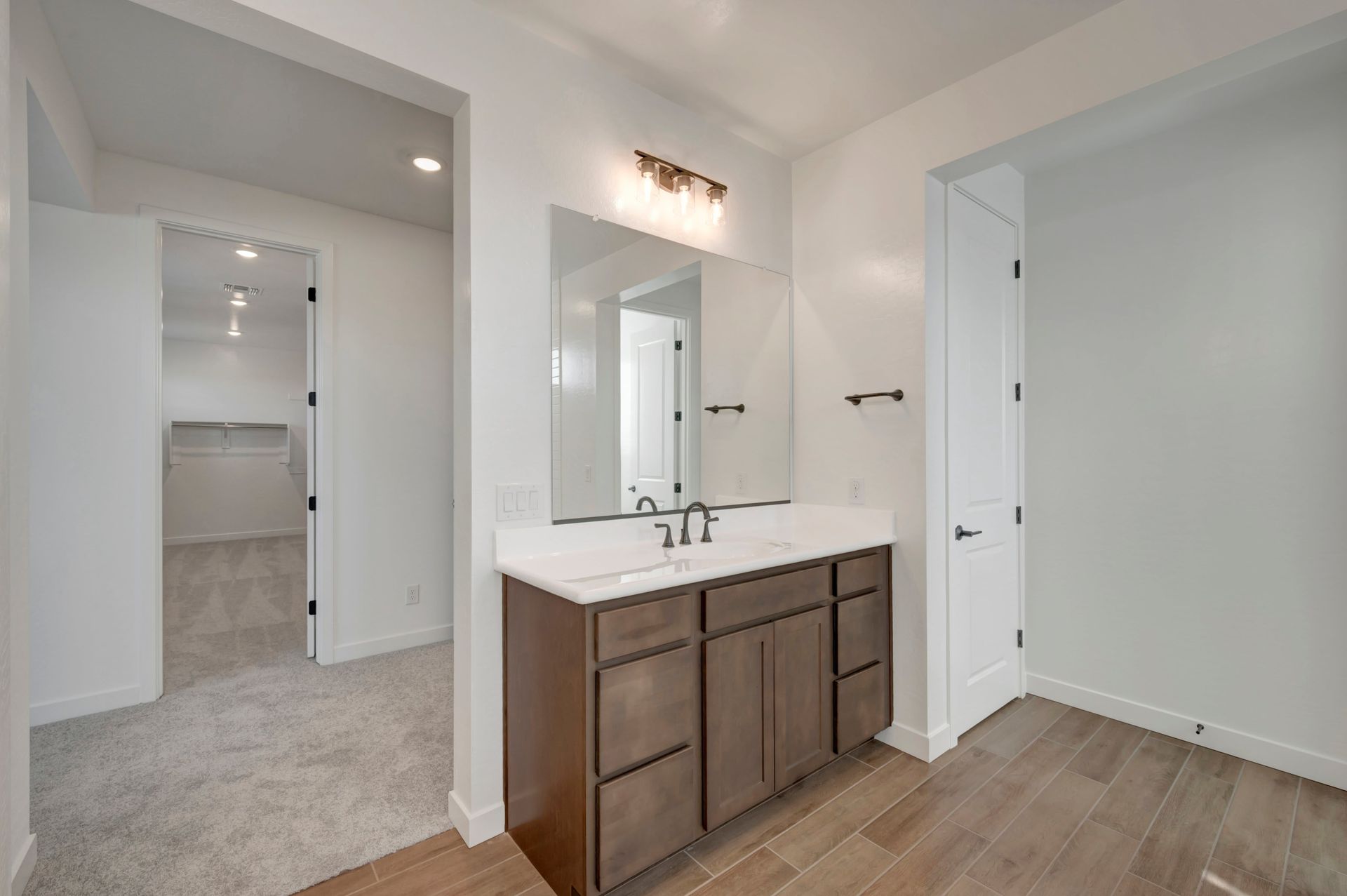 342 E La Estela Ln