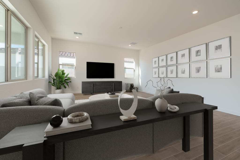 2571 E Alfonso Dr