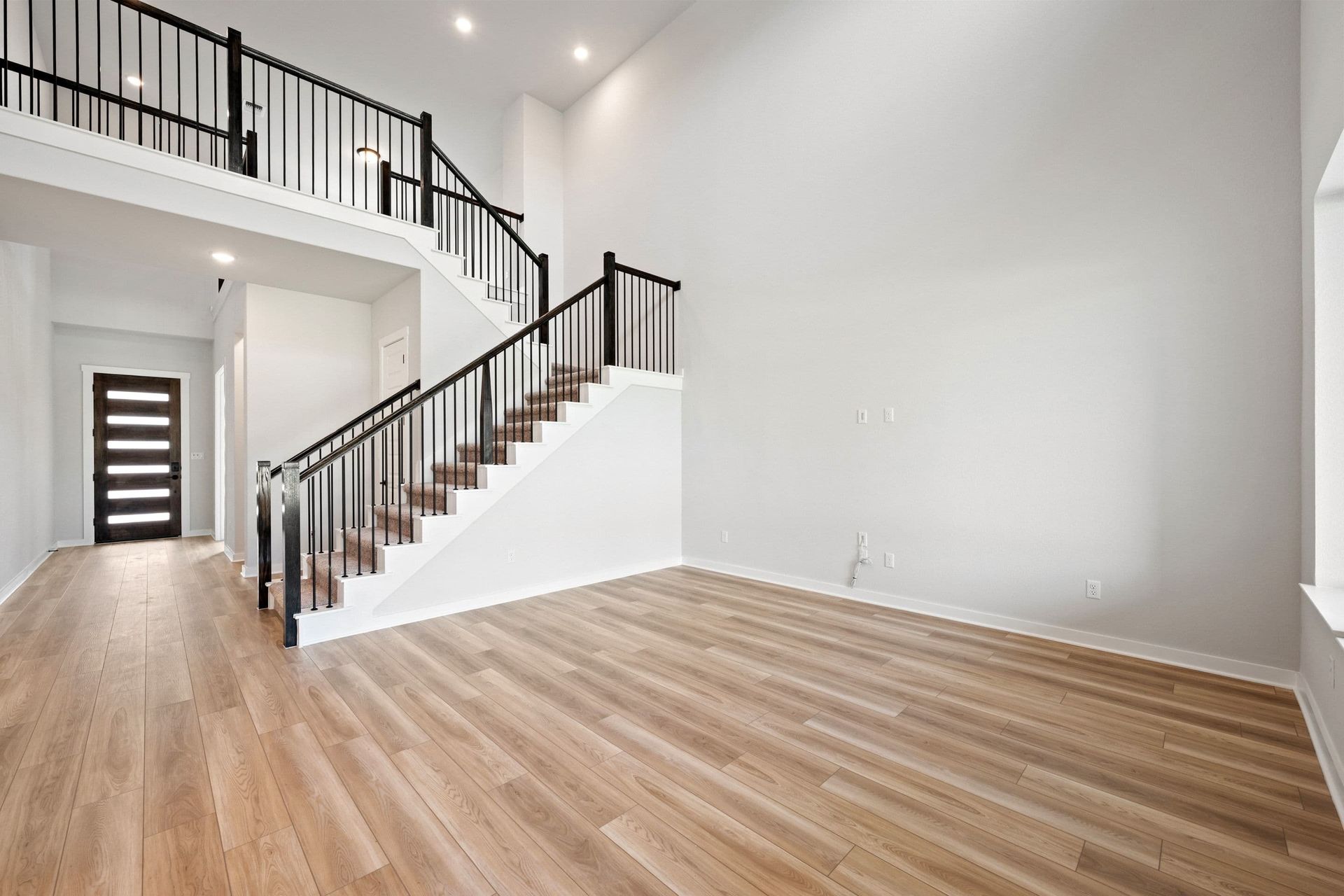 10716 Worth Lane
