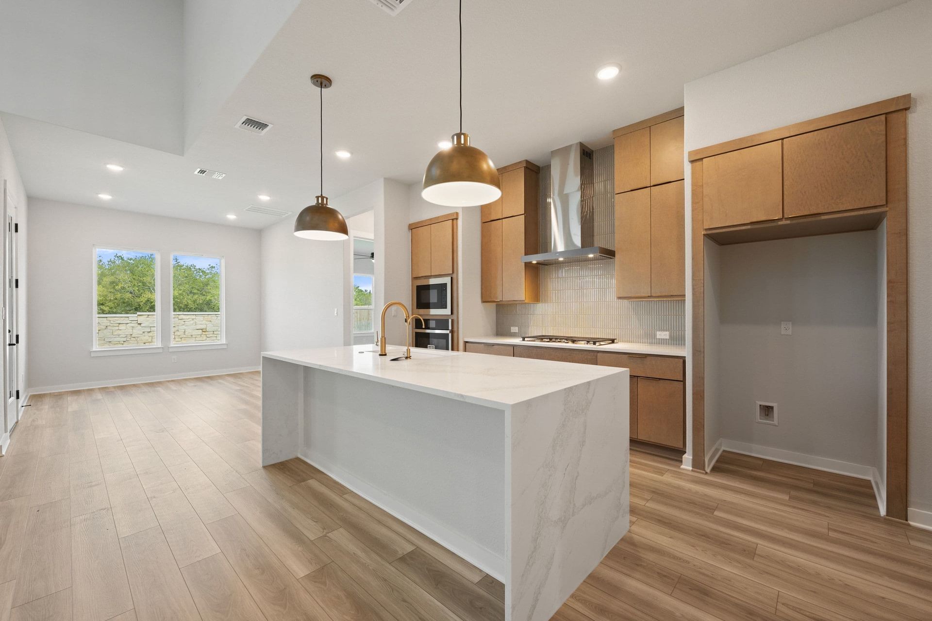 10716 Worth Lane