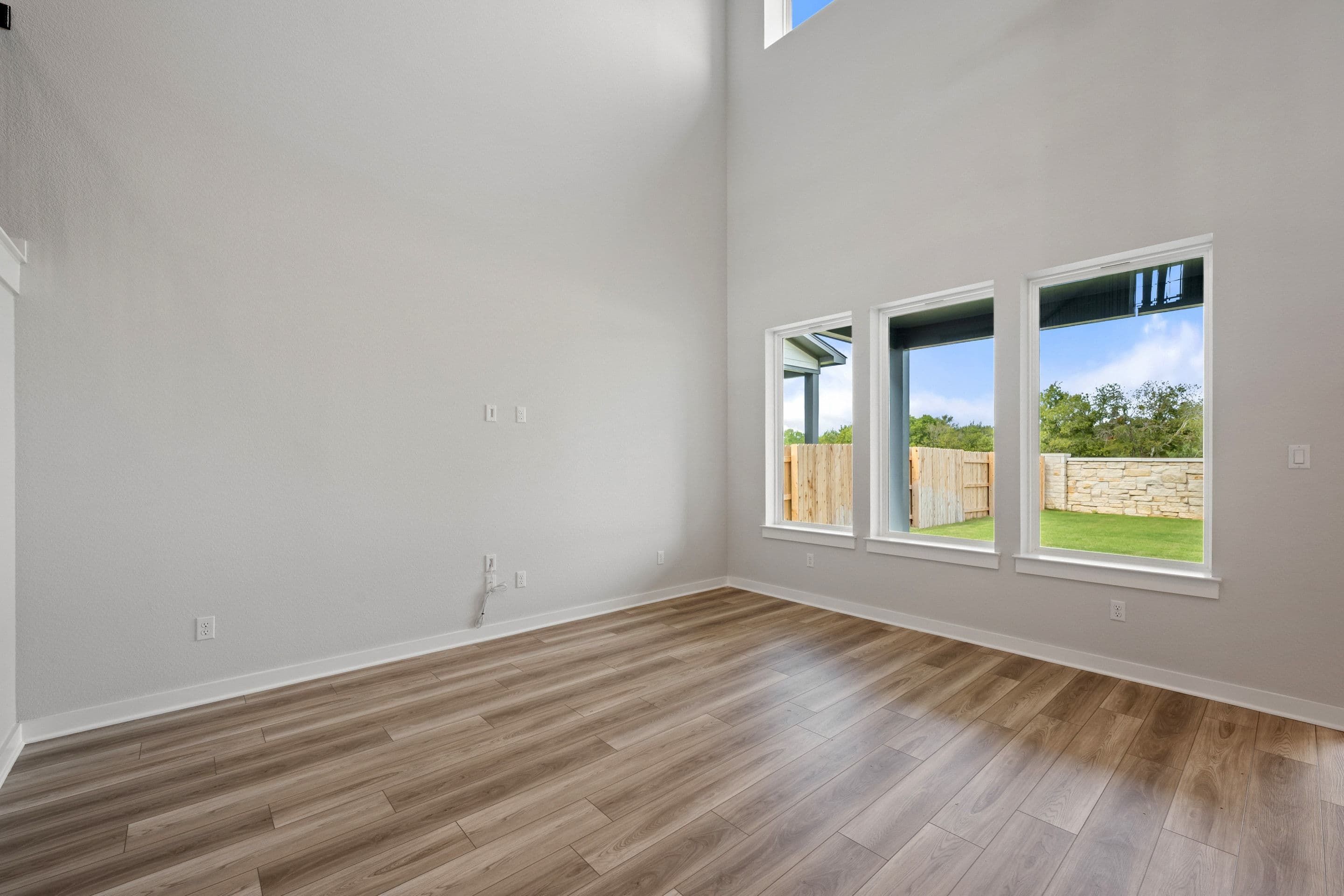 10716 Worth Lane