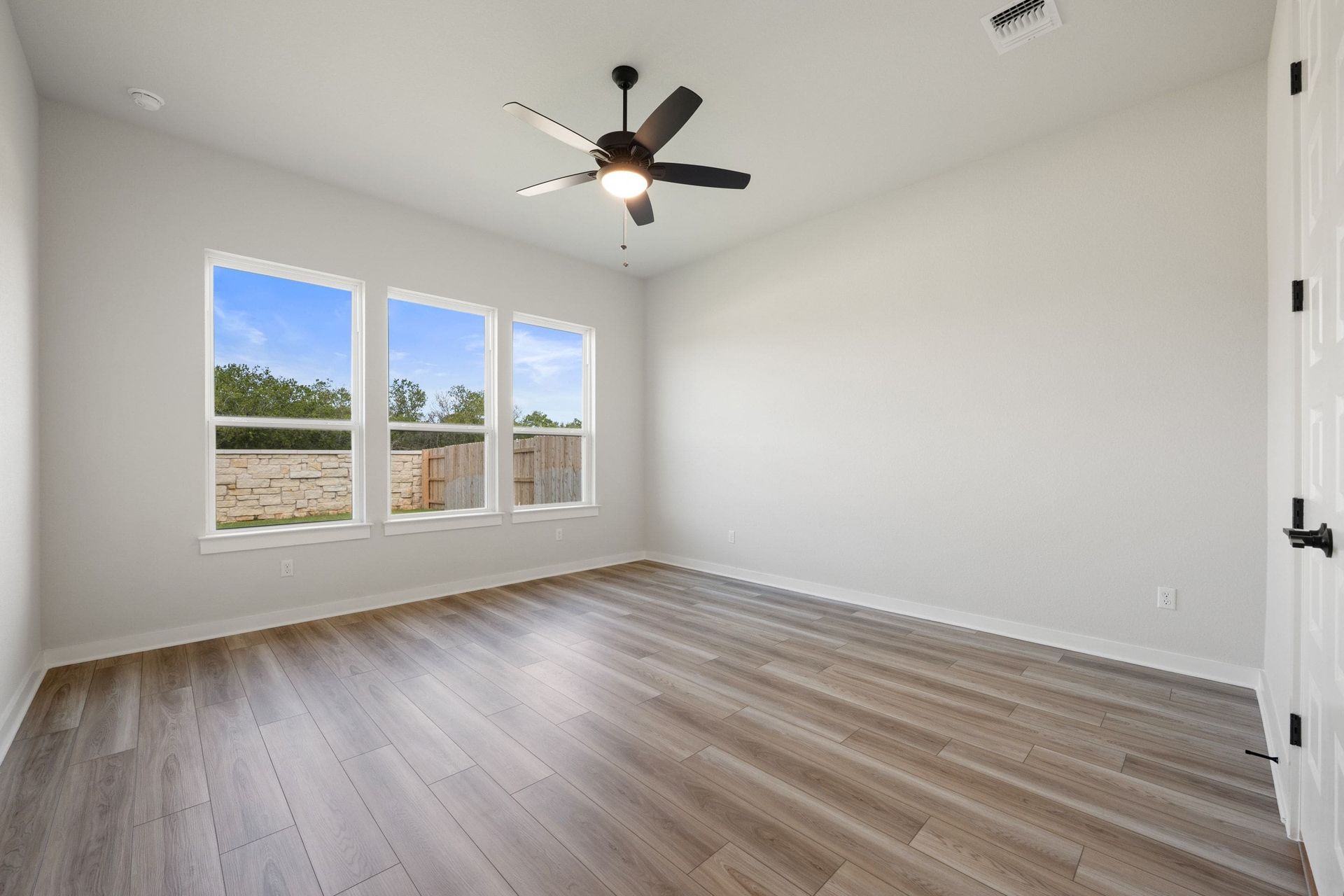 10716 Worth Lane