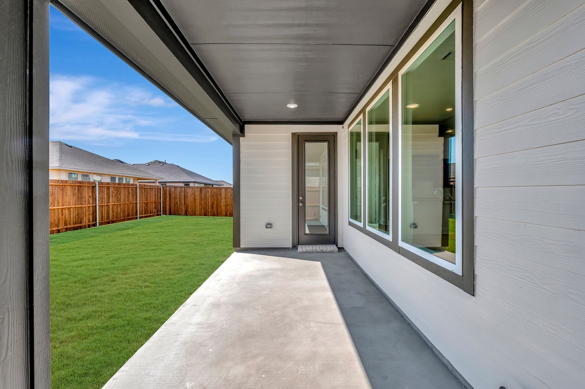 1728 Nesting Robin Lane