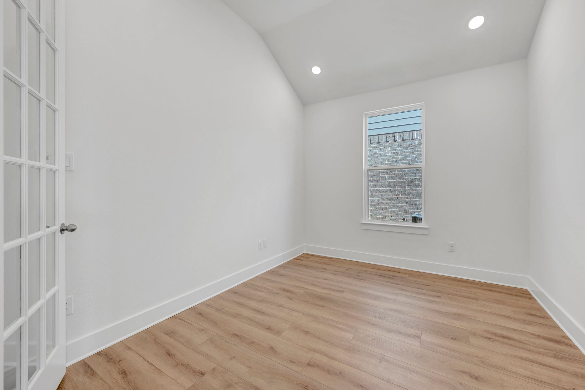 1728 Nesting Robin Lane