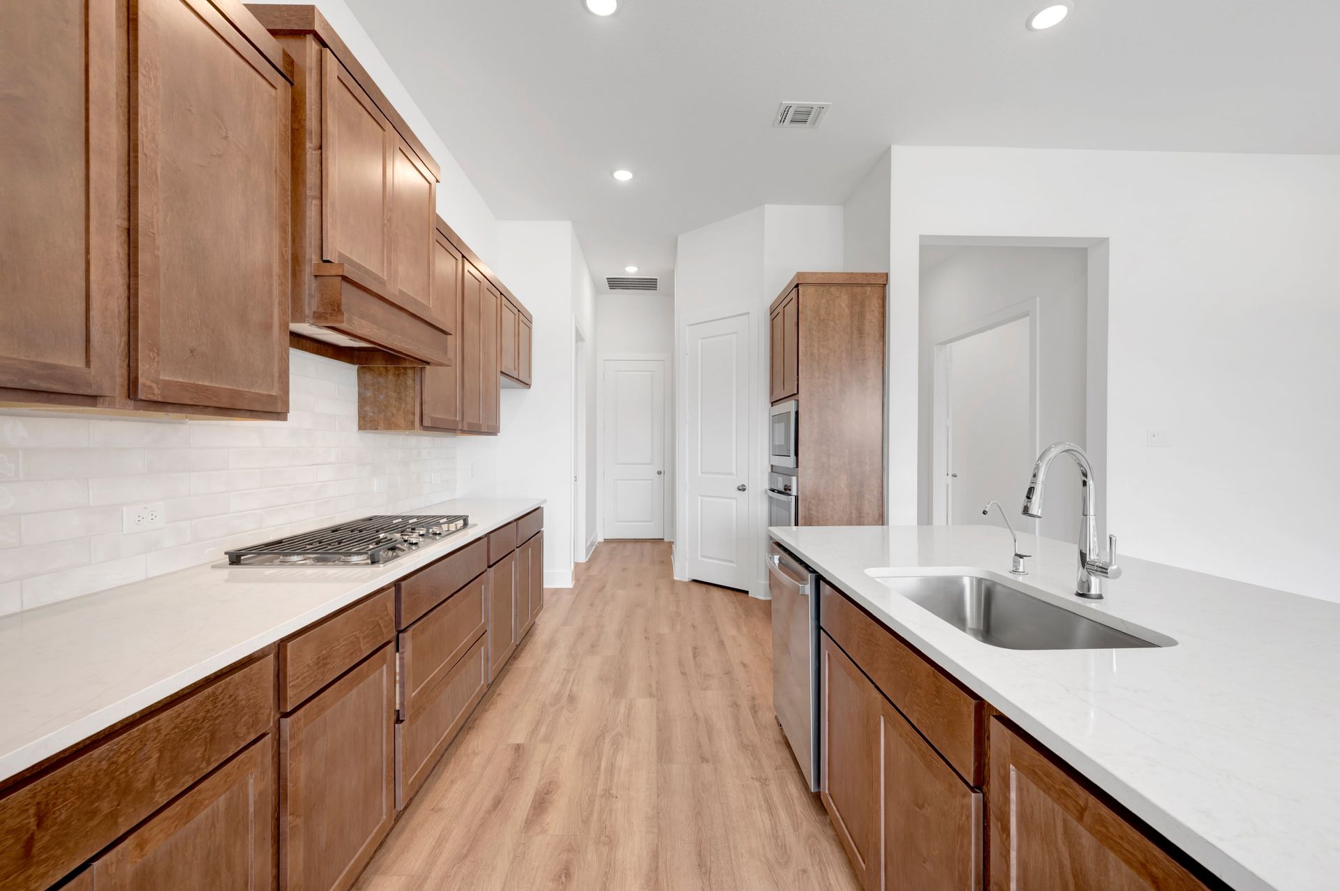 1728 Nesting Robin Lane