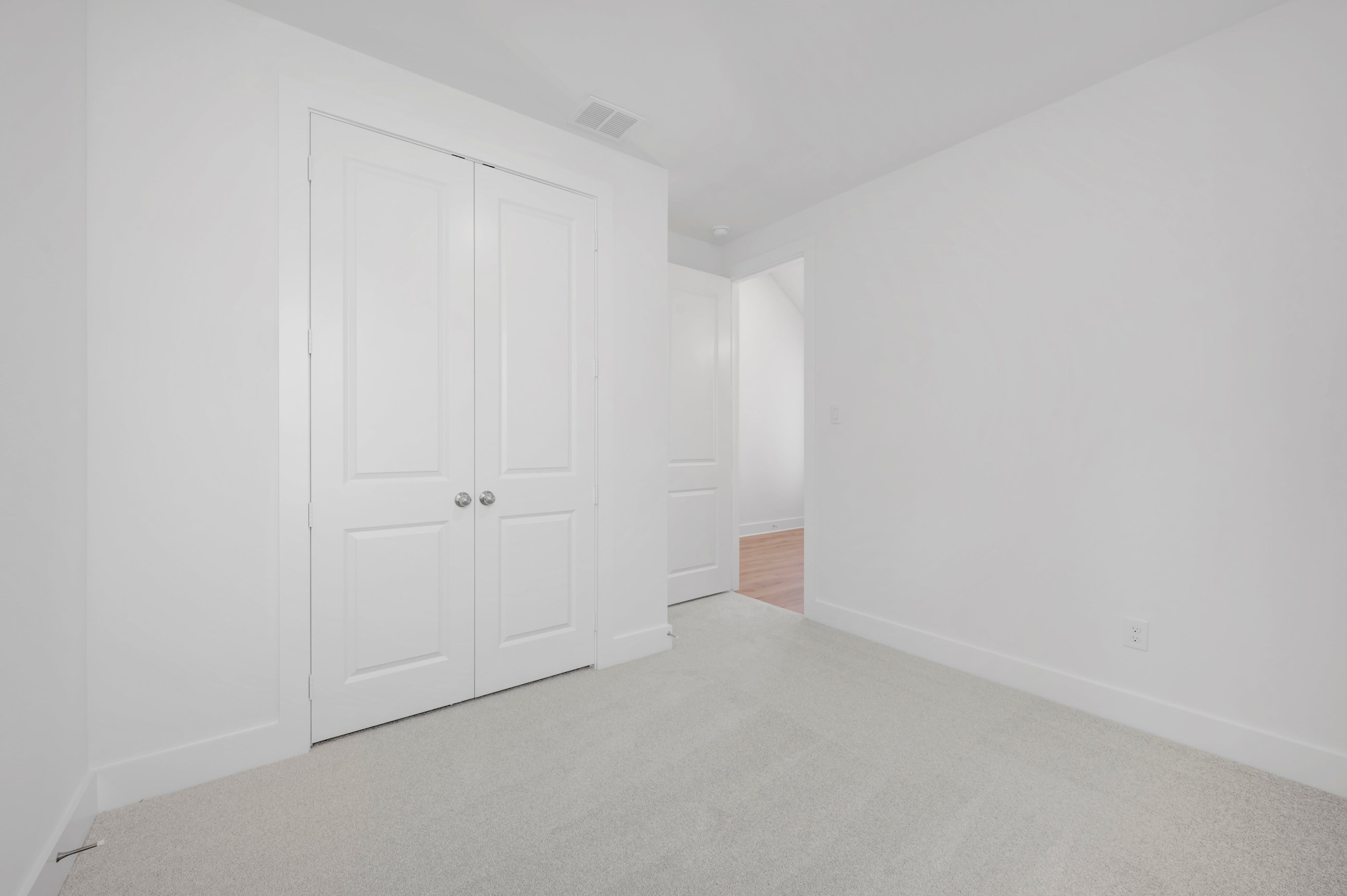 1728 Nesting Robin Lane