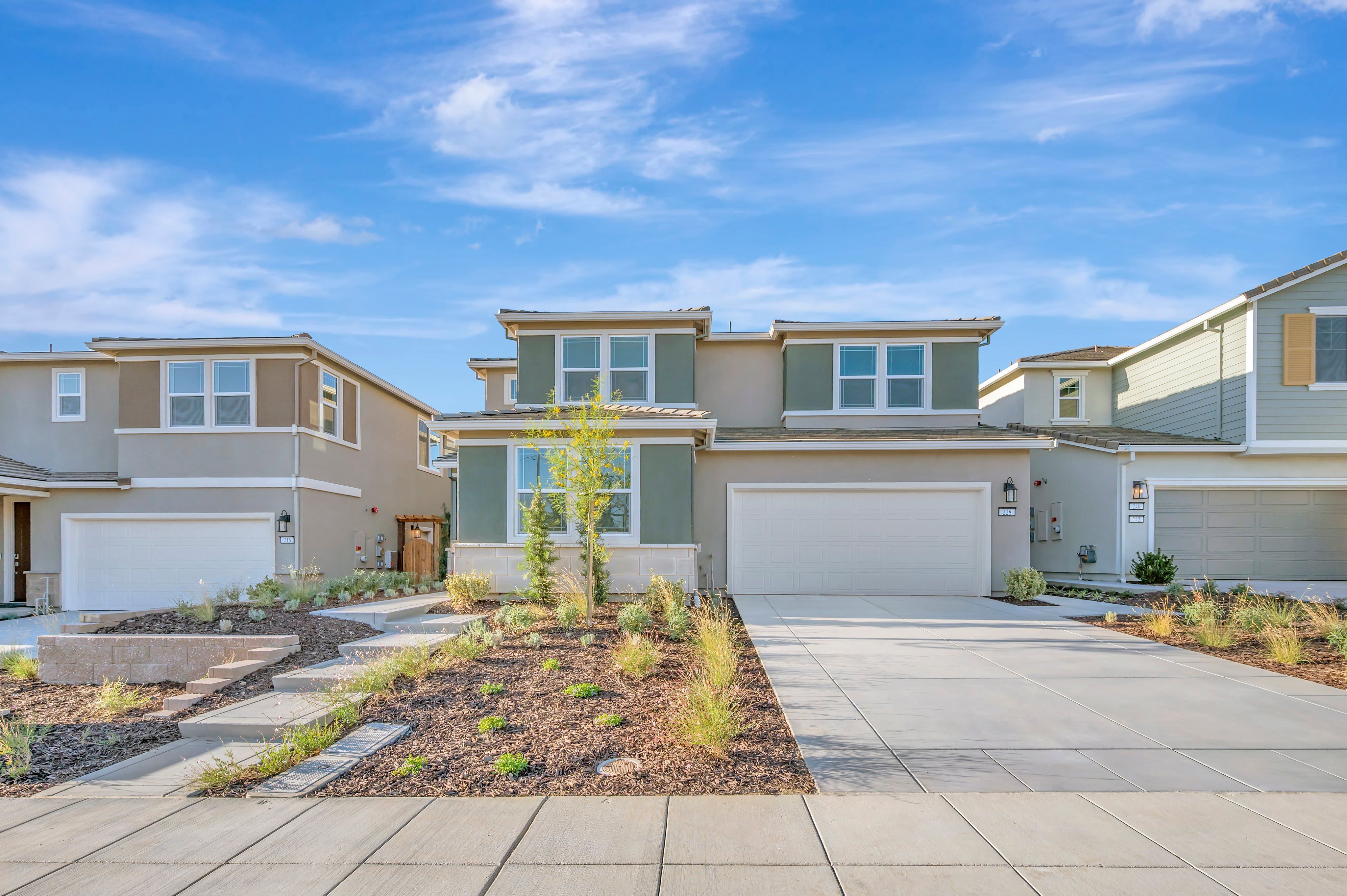 228 W Nasergholi Avenue