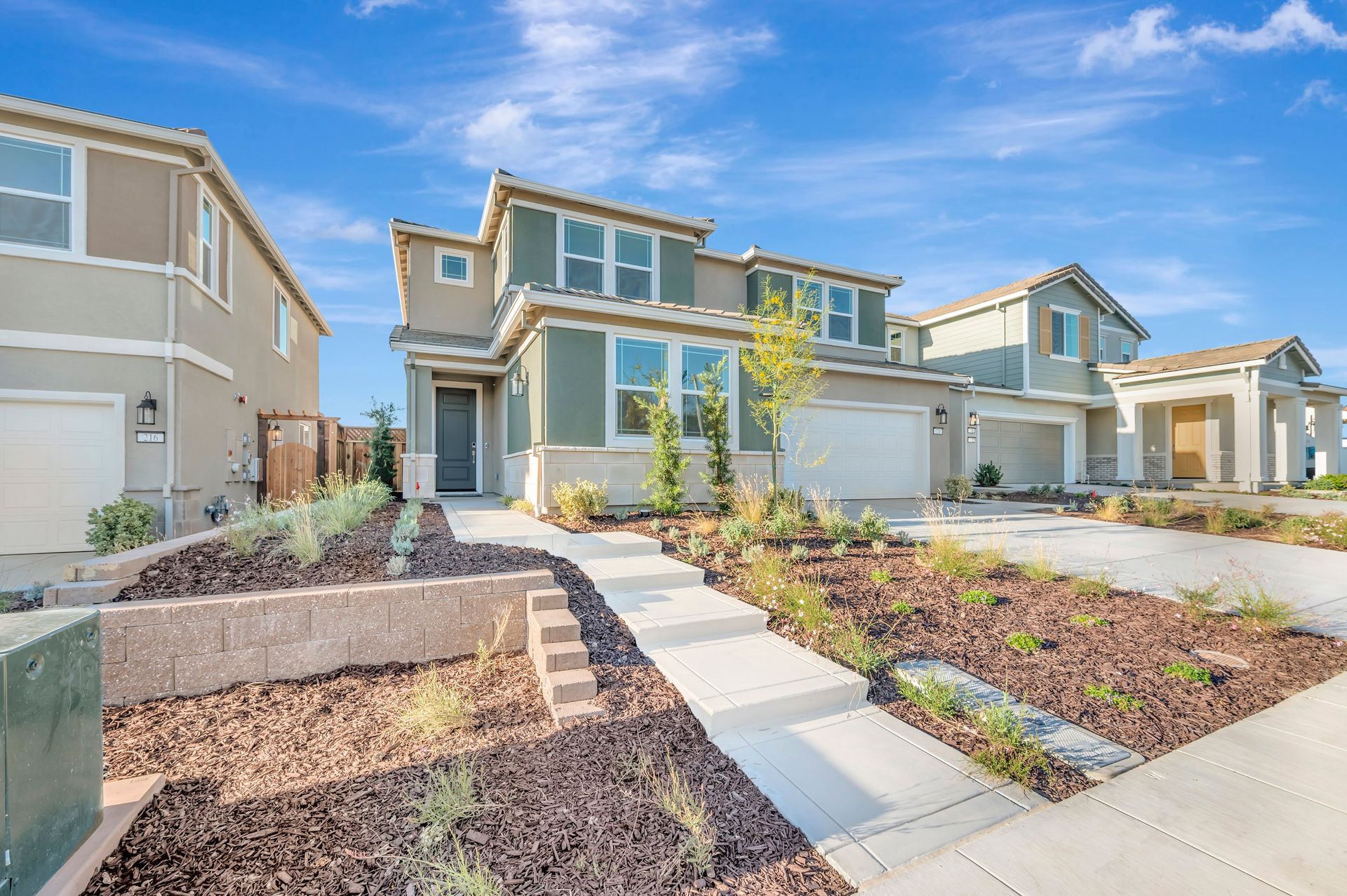 228 W Nasergholi Avenue
