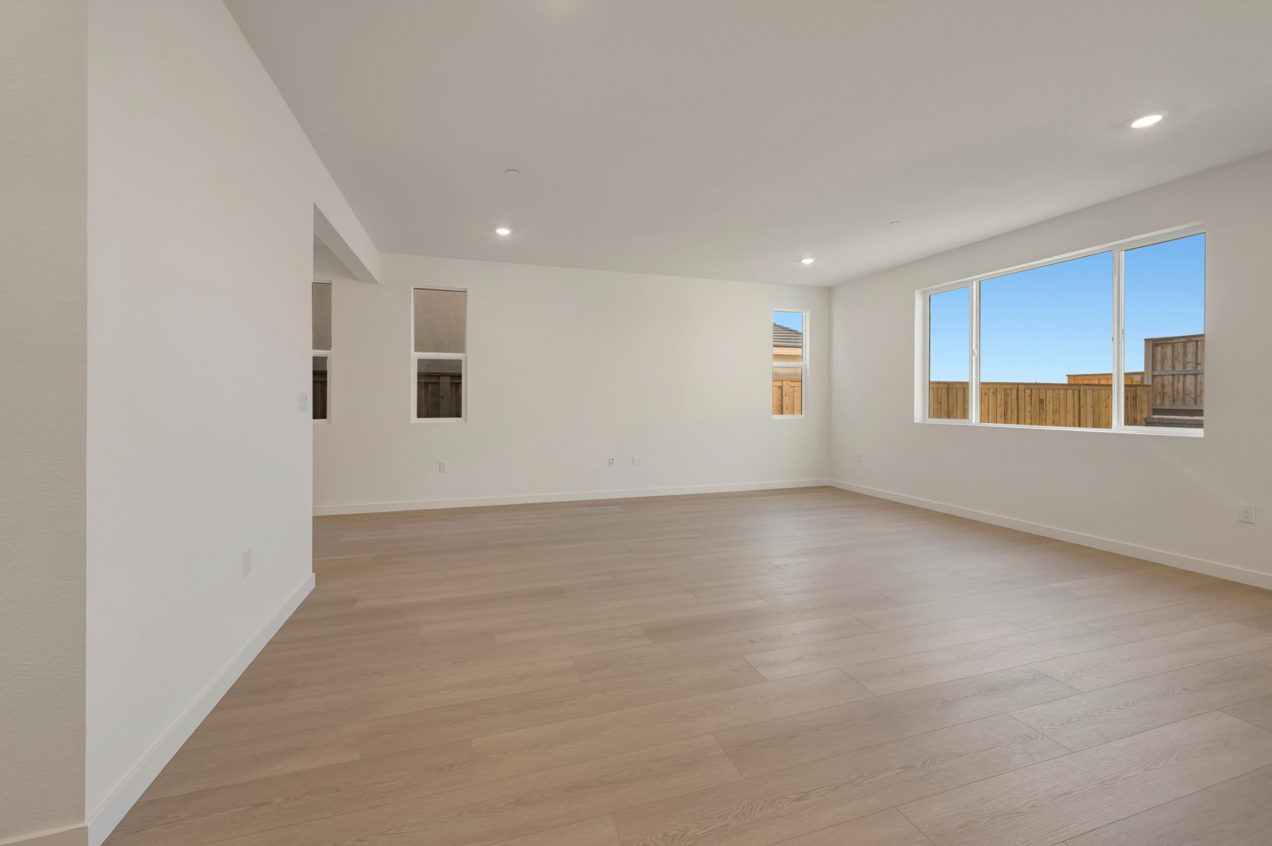 228 W Nasergholi Avenue
