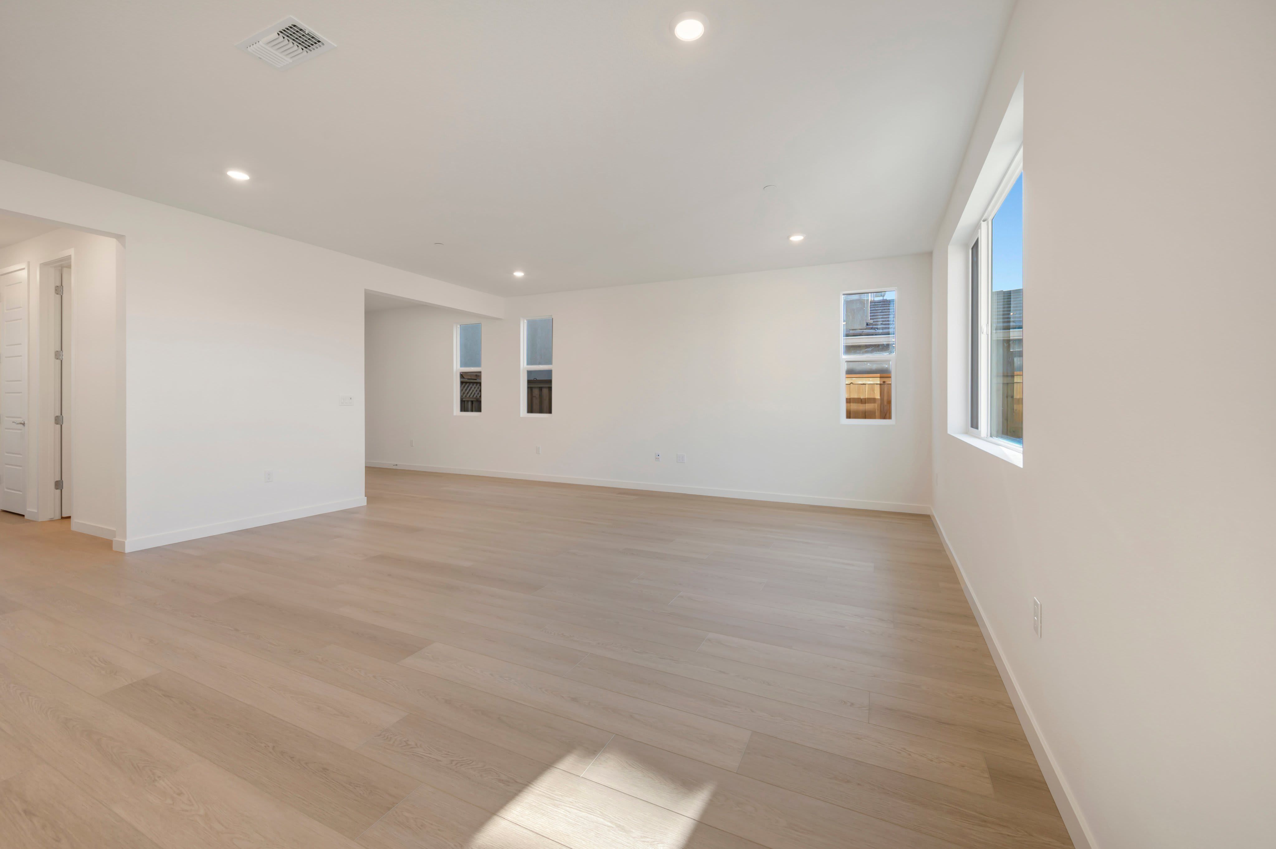 228 W Nasergholi Avenue