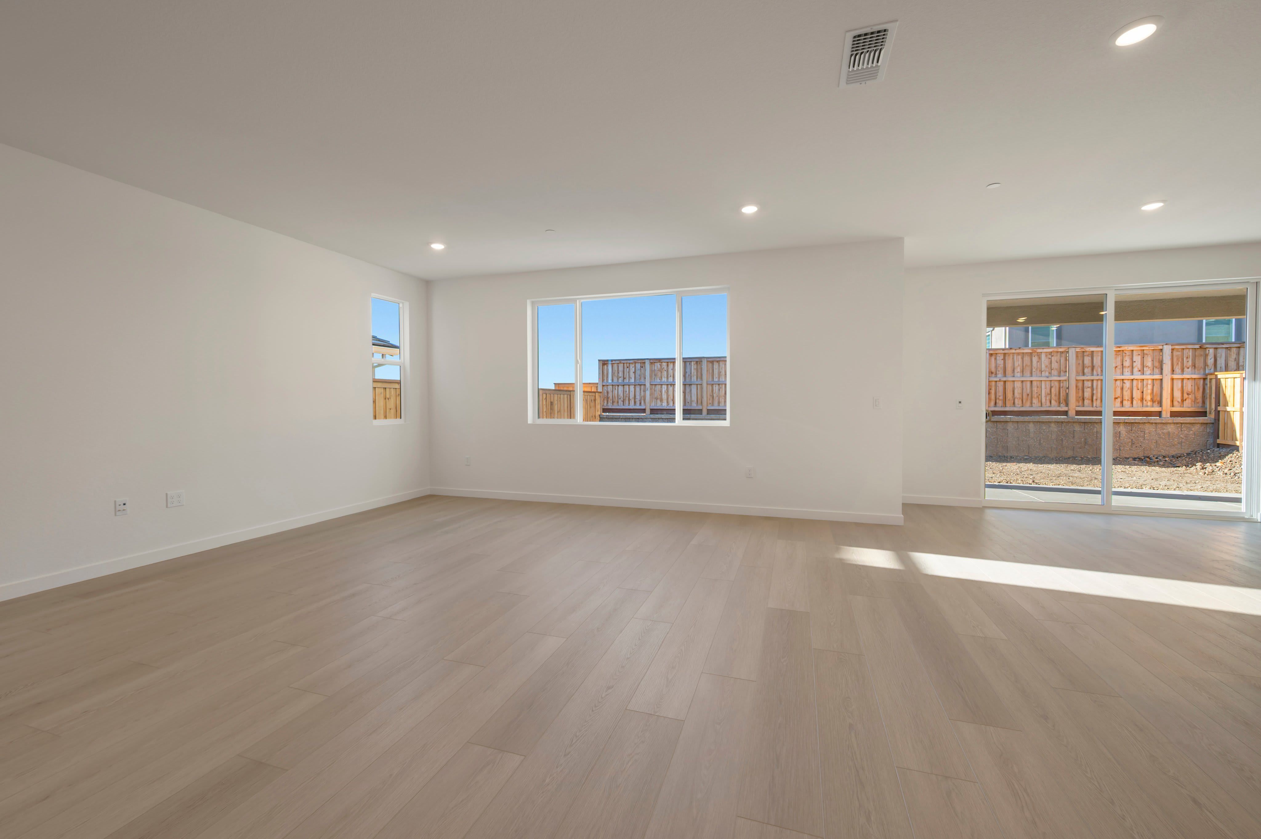 228 W Nasergholi Avenue
