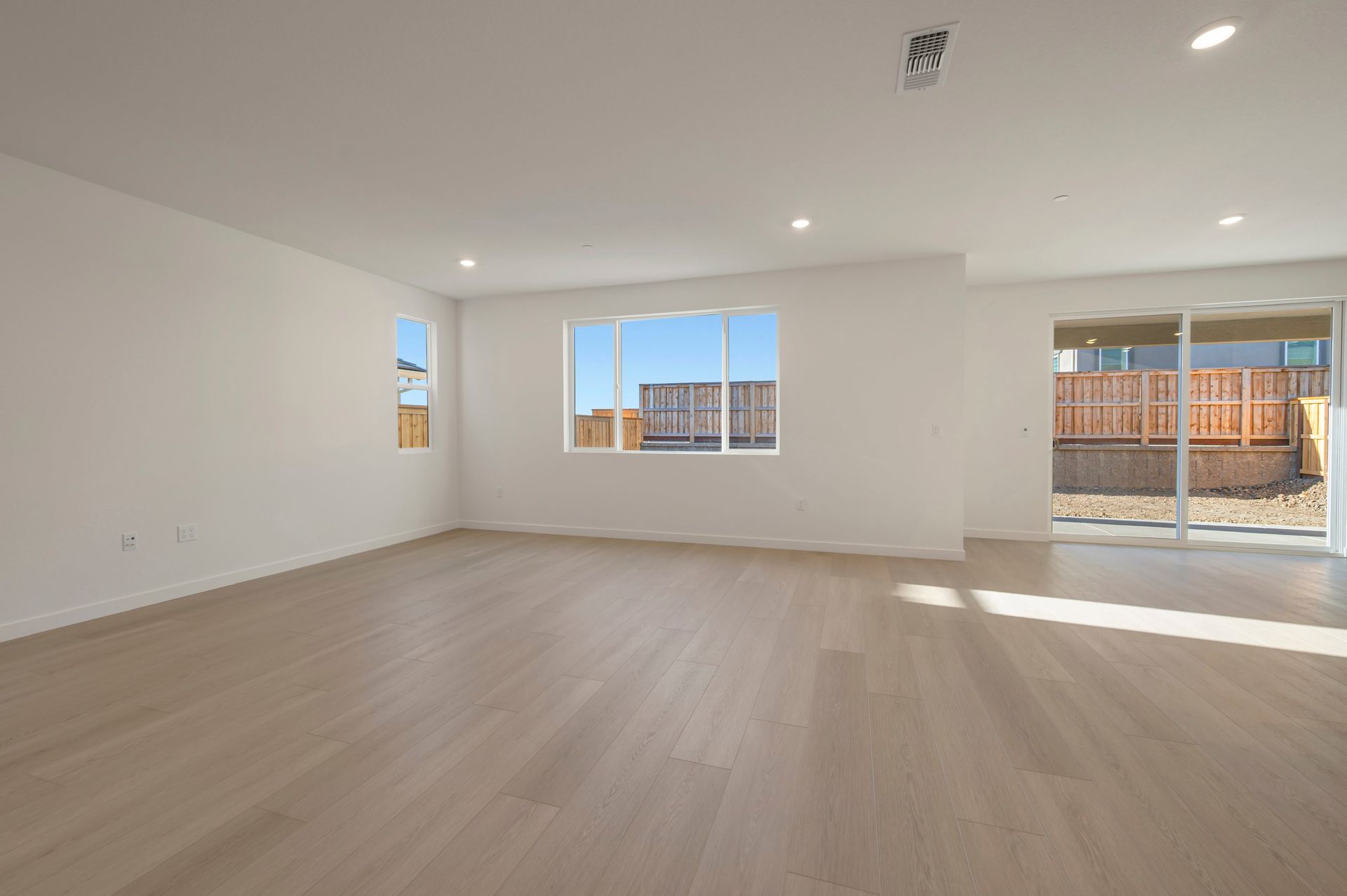 228 W Nasergholi Avenue