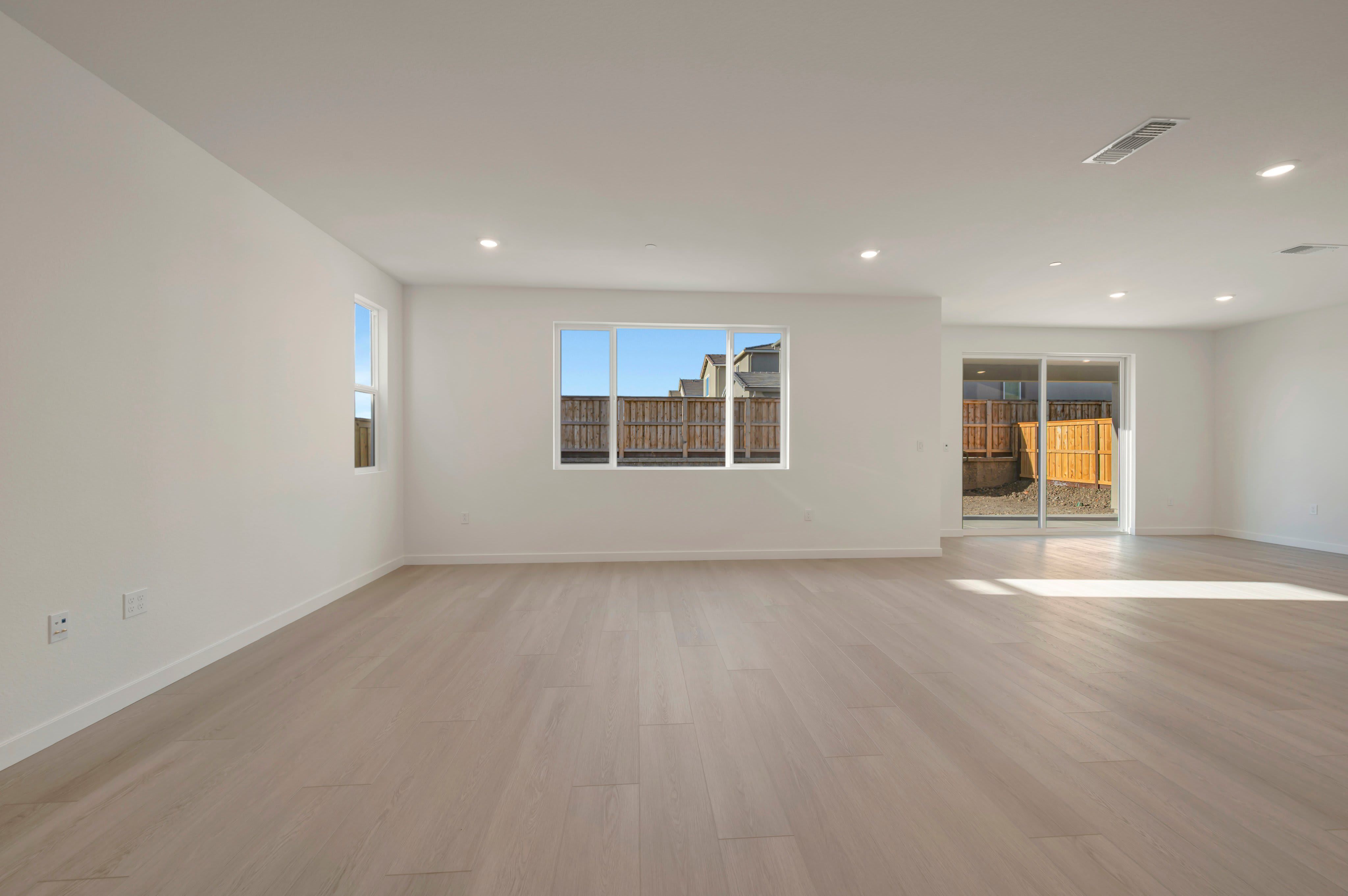228 W Nasergholi Avenue
