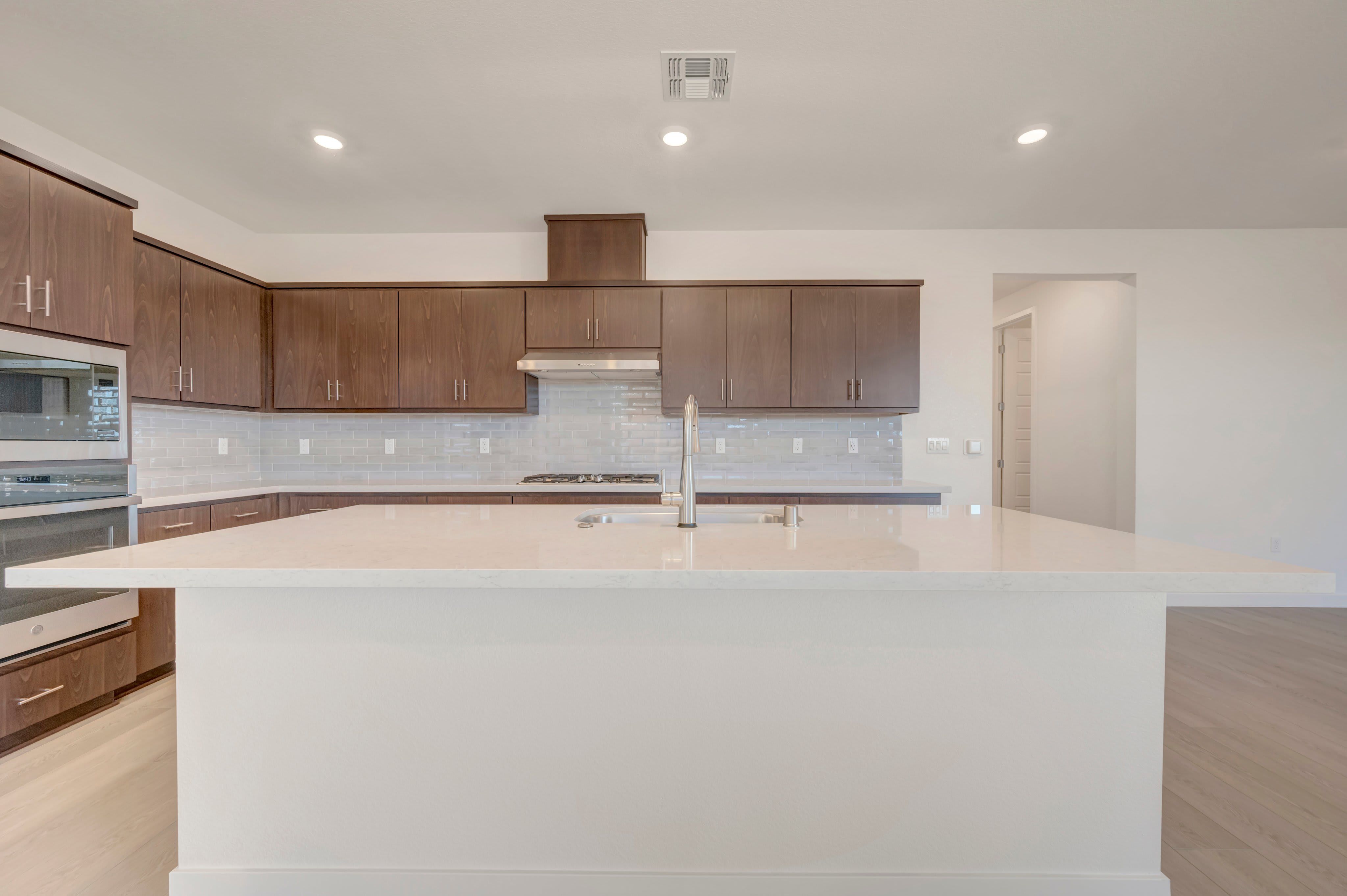 228 W Nasergholi Avenue