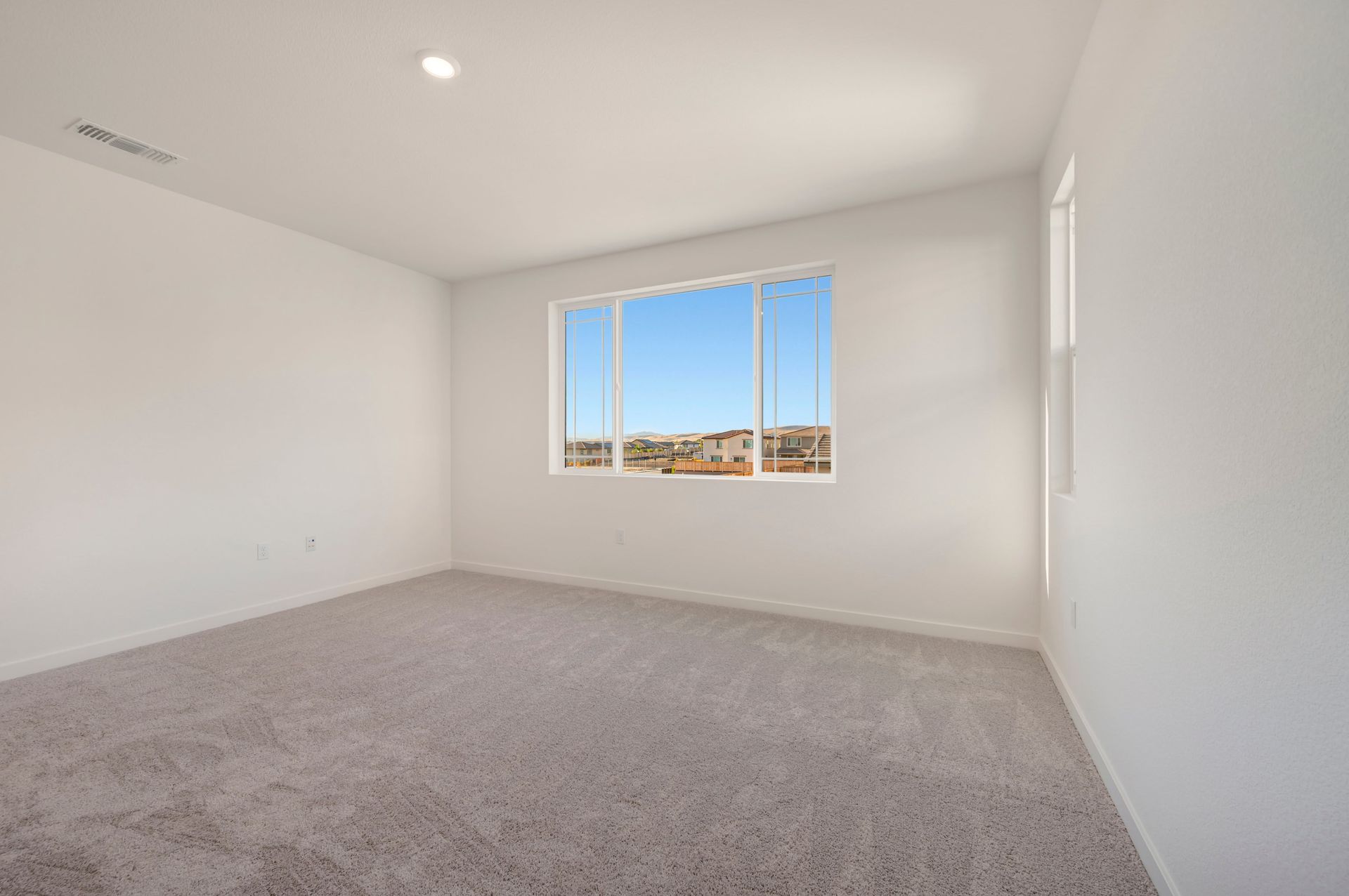 228 W Nasergholi Avenue
