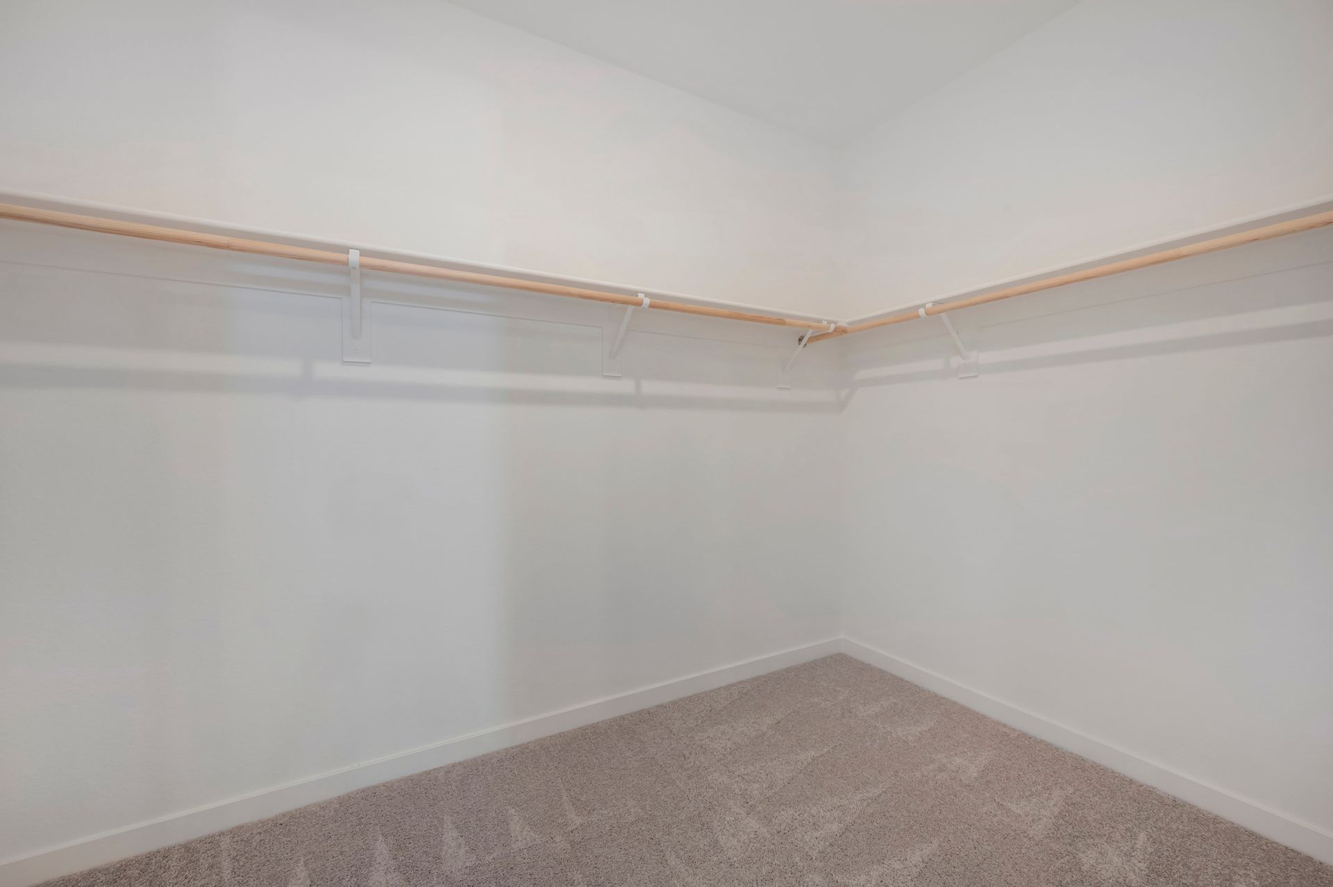 228 W Nasergholi Avenue
