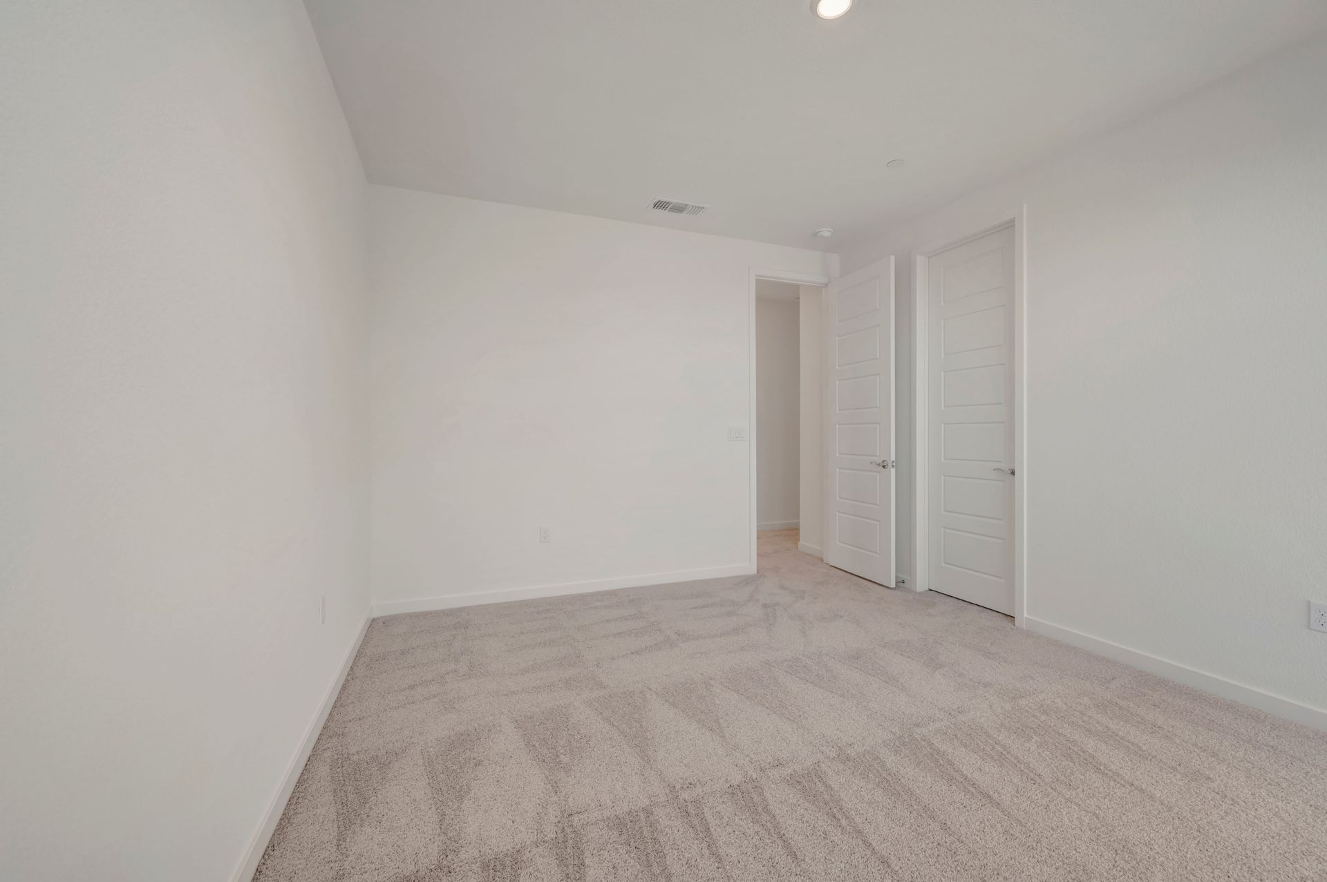 228 W Nasergholi Avenue