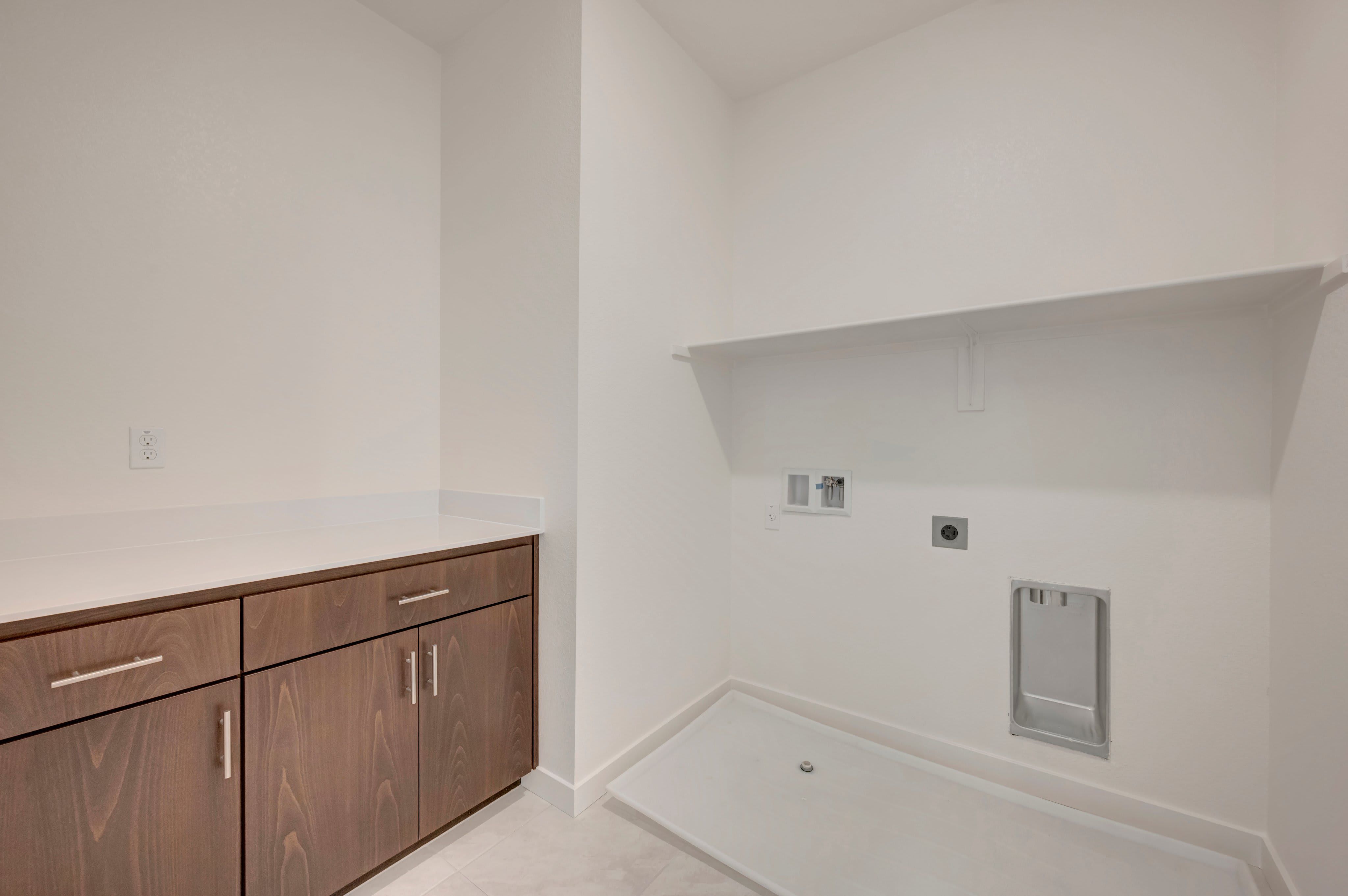 228 W Nasergholi Avenue
