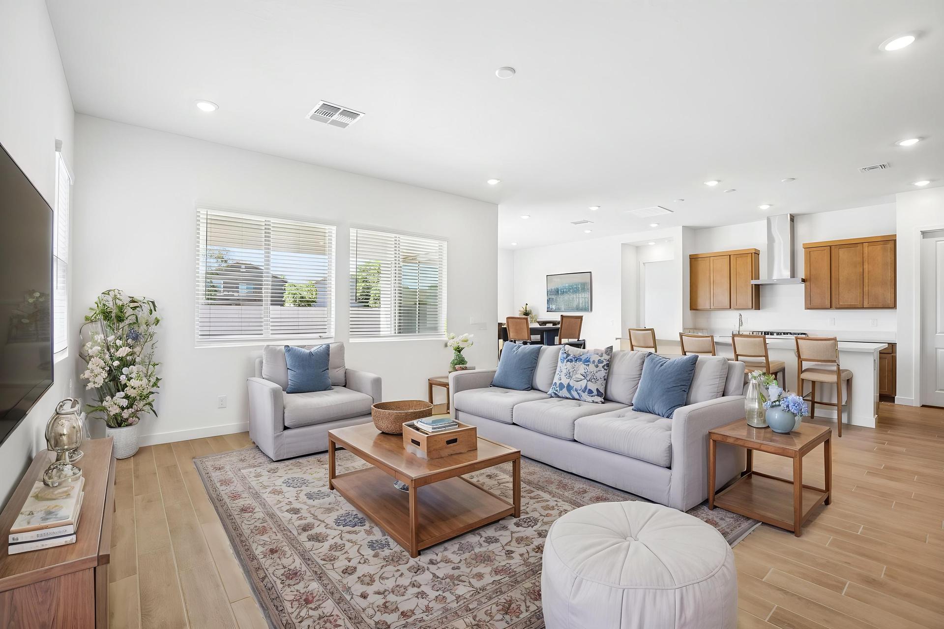 309 E La Estela Ln